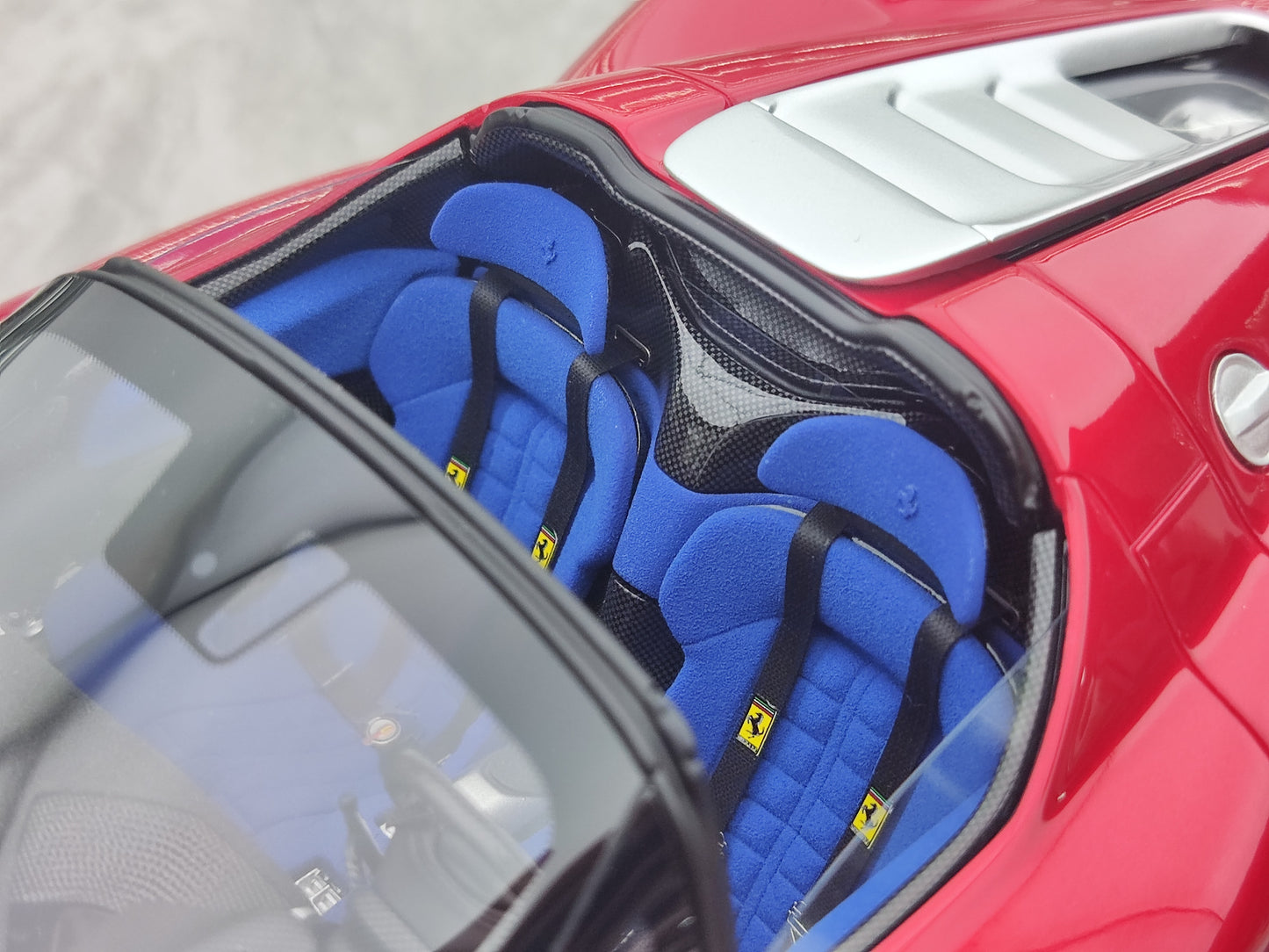 Amalgam 1/18 Ferrari Daytona SP3 Standard Red M6276-SC1