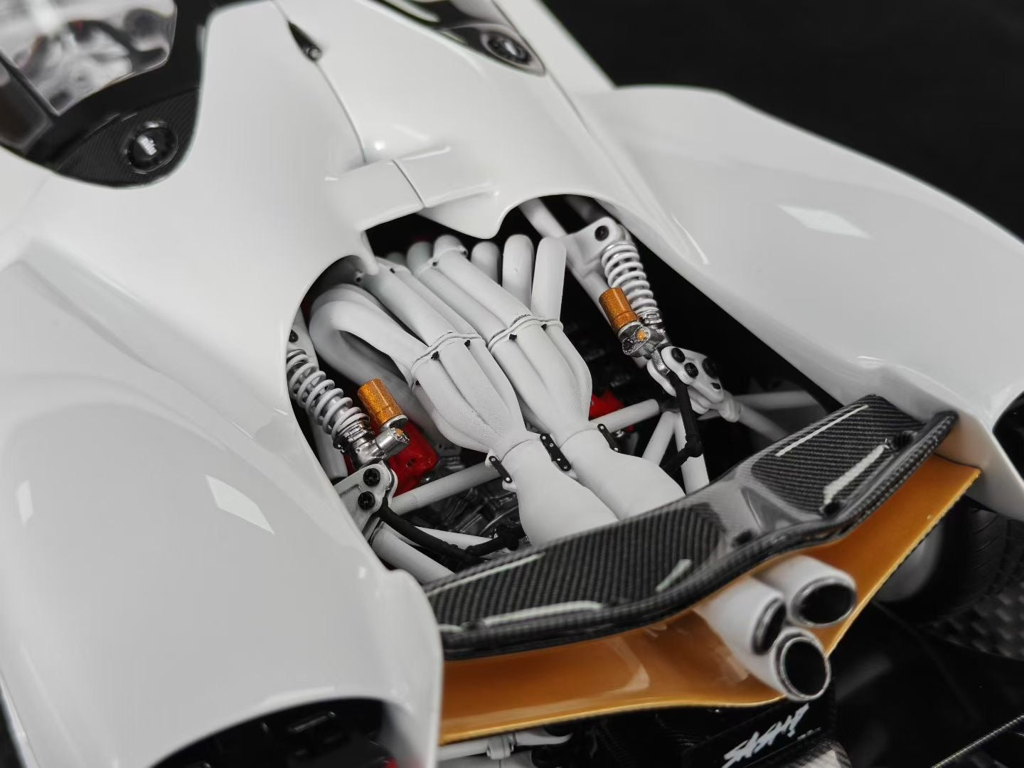 Frontiart 1/18 Nilu27 White Limited Edition Simulated Model Car