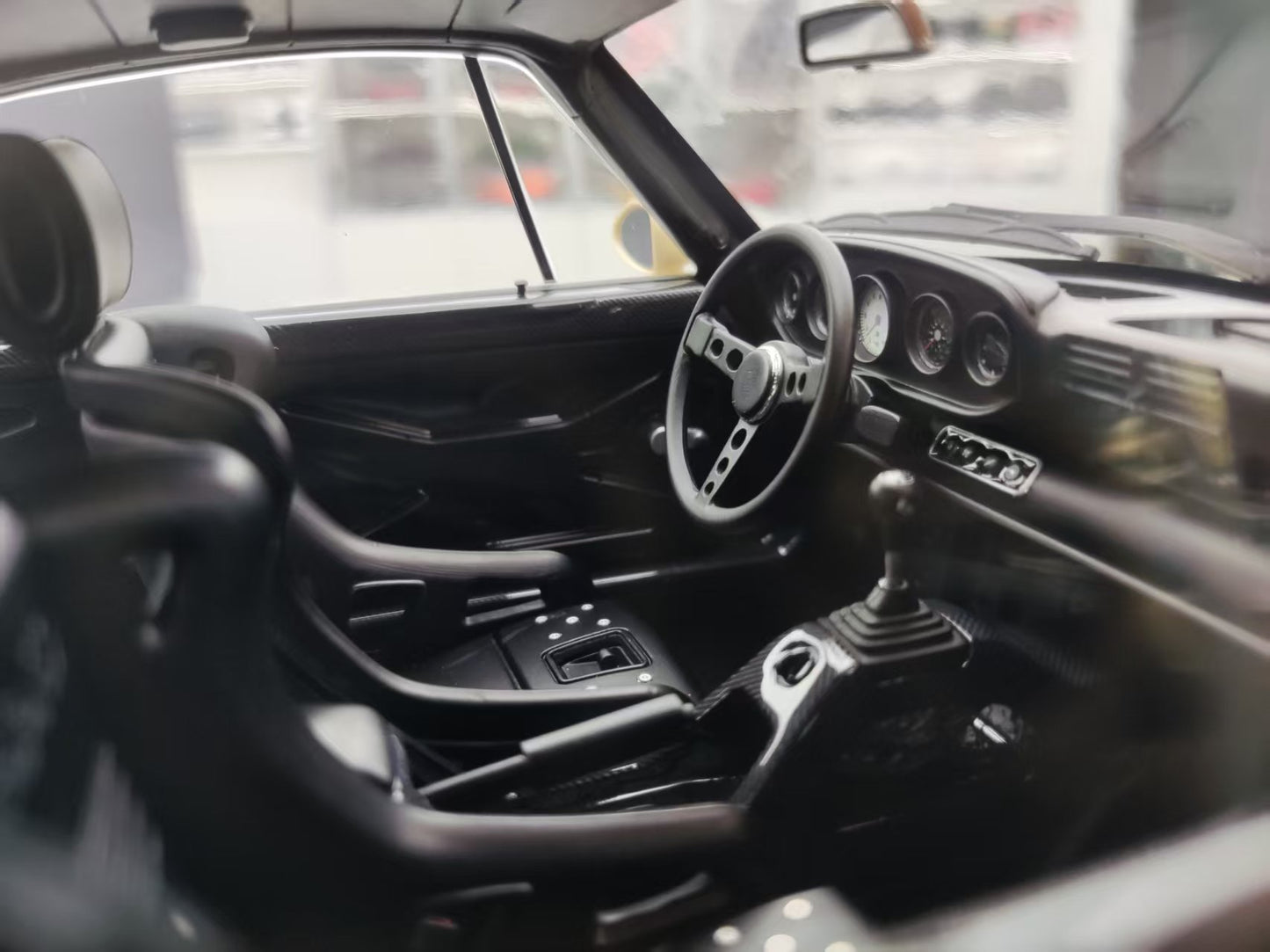 IVY 1/12 Porsche Singer DLS, Cream White SM-IVY002