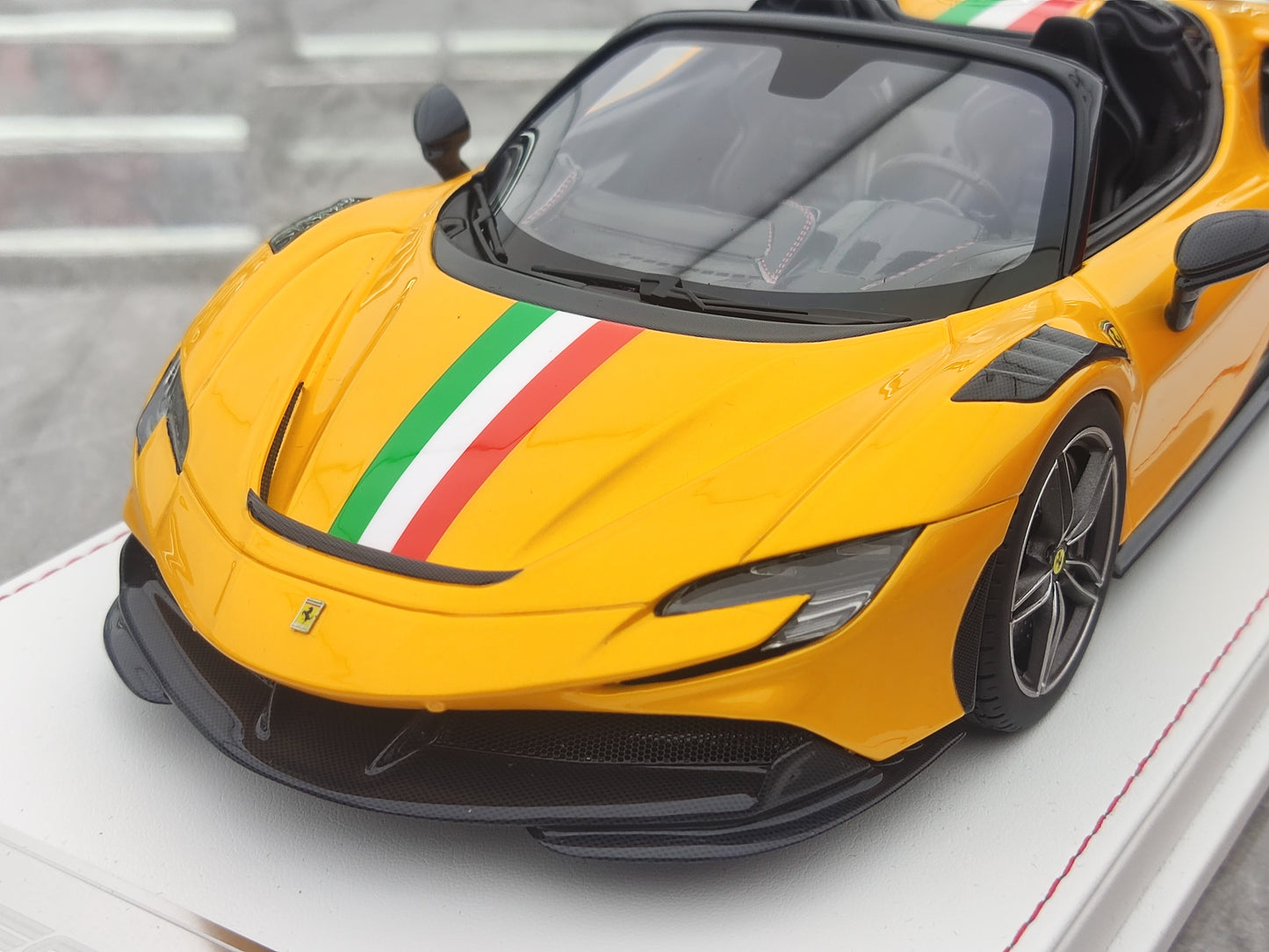 CE 1/18 Ferrari SF90 Spider Red Simulated Car Model JS-CE012