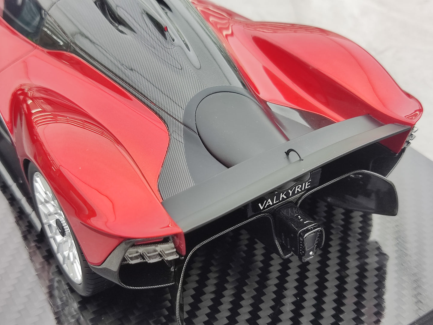 FRONTIART 1/18 Aston Martin Valkyrie Apple Red FA174