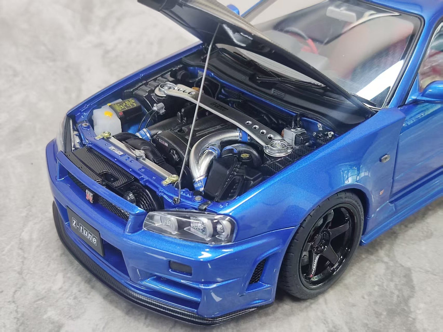 AUTOart 1:18 Nissan R34 GT-R Z-Tune (Blue with Carbon Fiber Hood) 77460