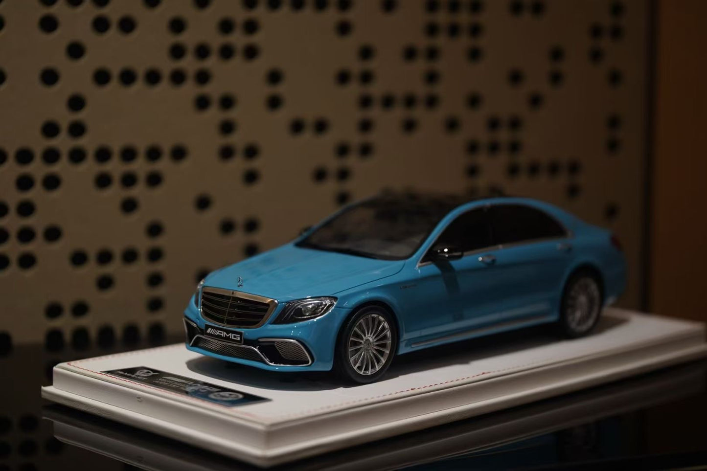 Vehicle Art 1/18 Mercedes-Benz S65 Limited Edition Car Model