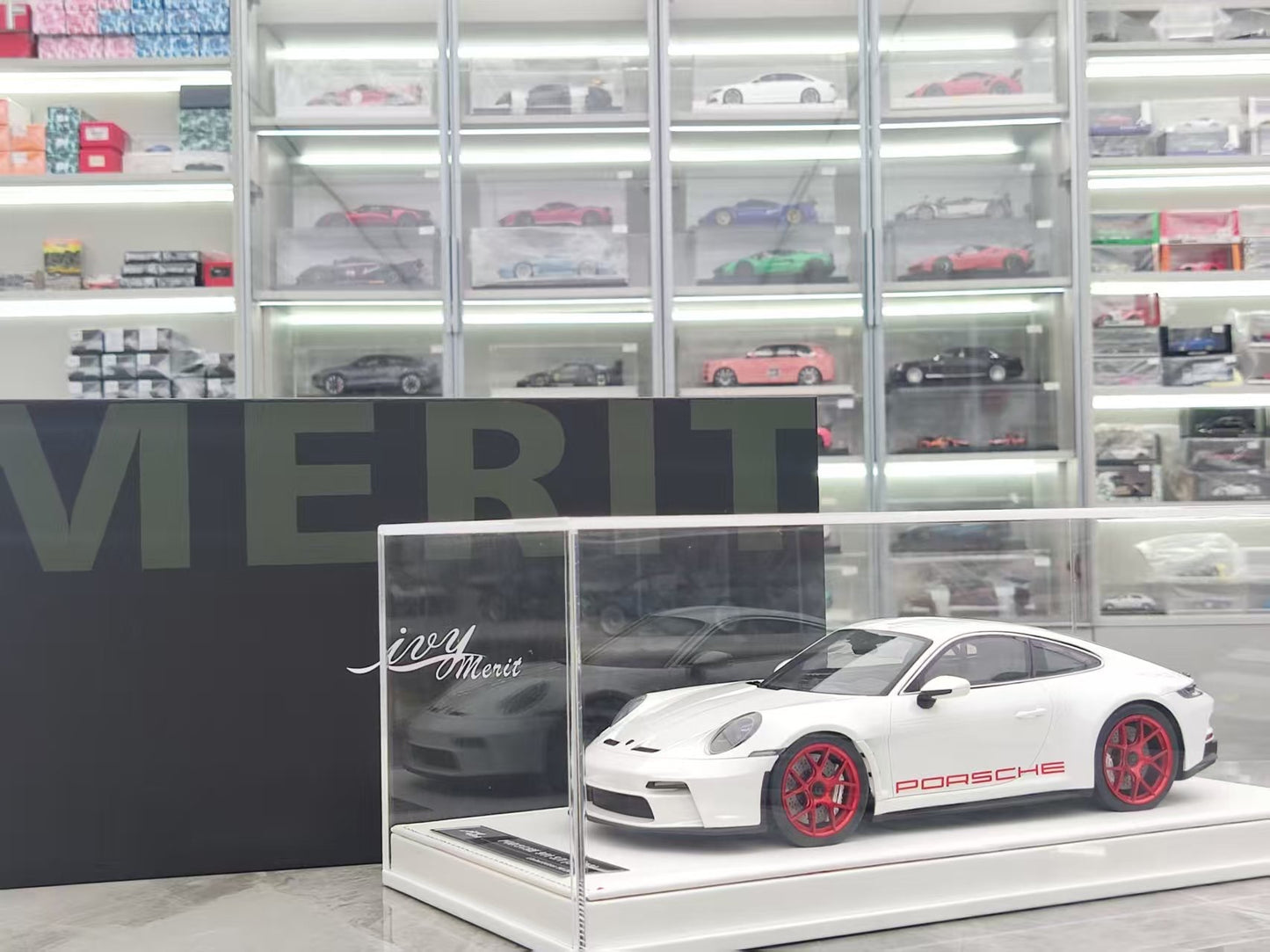 IVY 1/18 Porsche 911 S/T (992) Limited Edition Car Model Birthday Gift