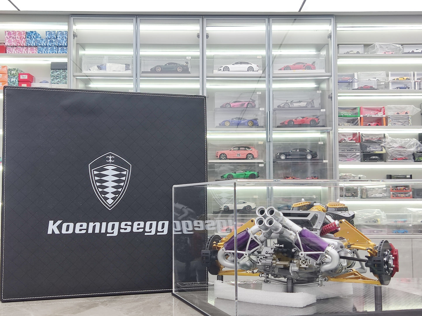 FRONTIART 1/6 Pagani Huaya Engine Black Gold Purple FA006