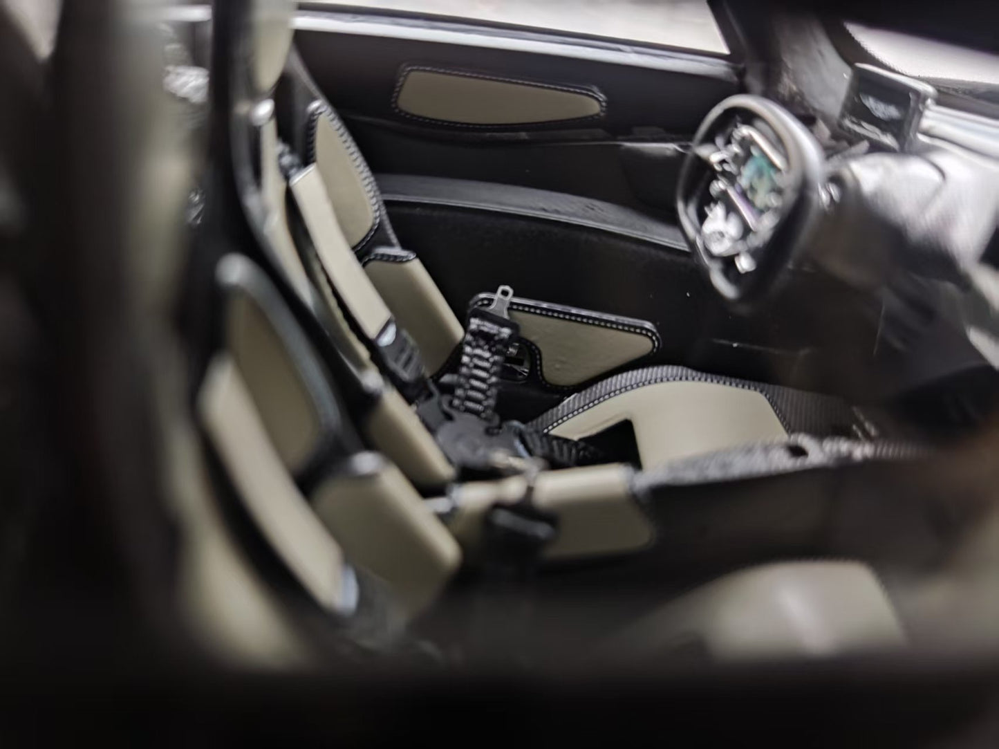 FRONTIART 1/18 Aston Martin Valkyrie Silver FA182