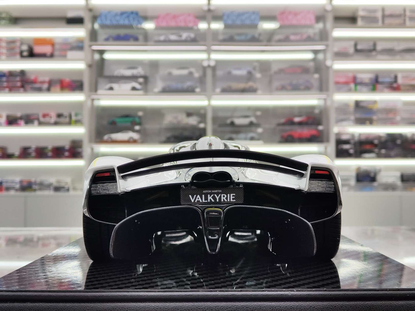 FRONTIART 1/18 Aston Martin Valkyrie Pearl White FA117