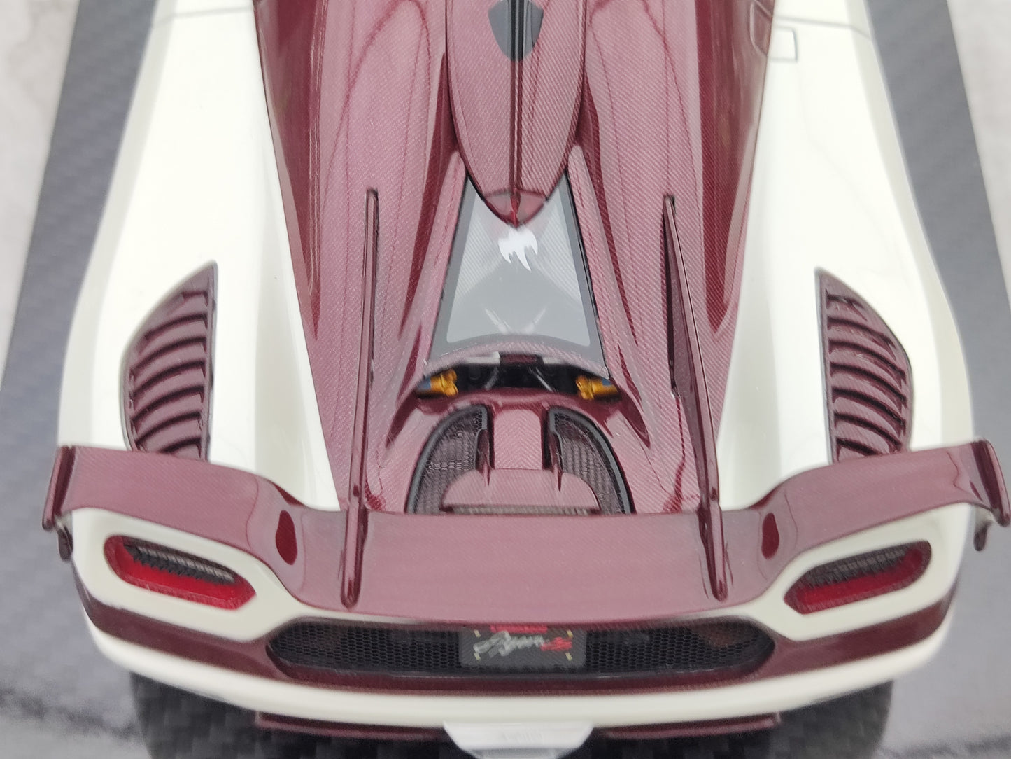 FRONTIART 1/18 Koenigsegg AGERA RS White Red Line FA042