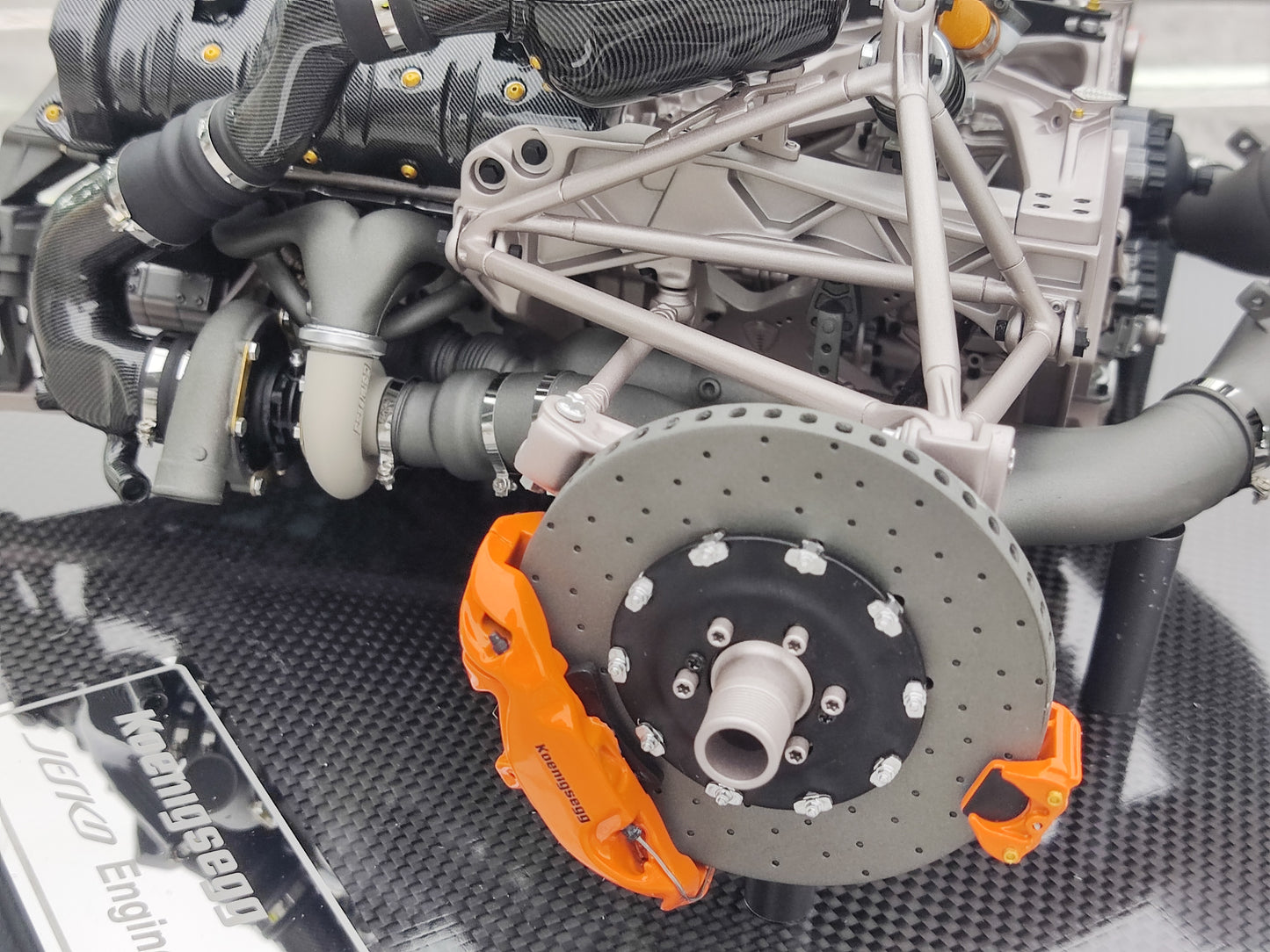 FRONTIART 1/6 Koenigsegg Jesko Engine Black Green FA087