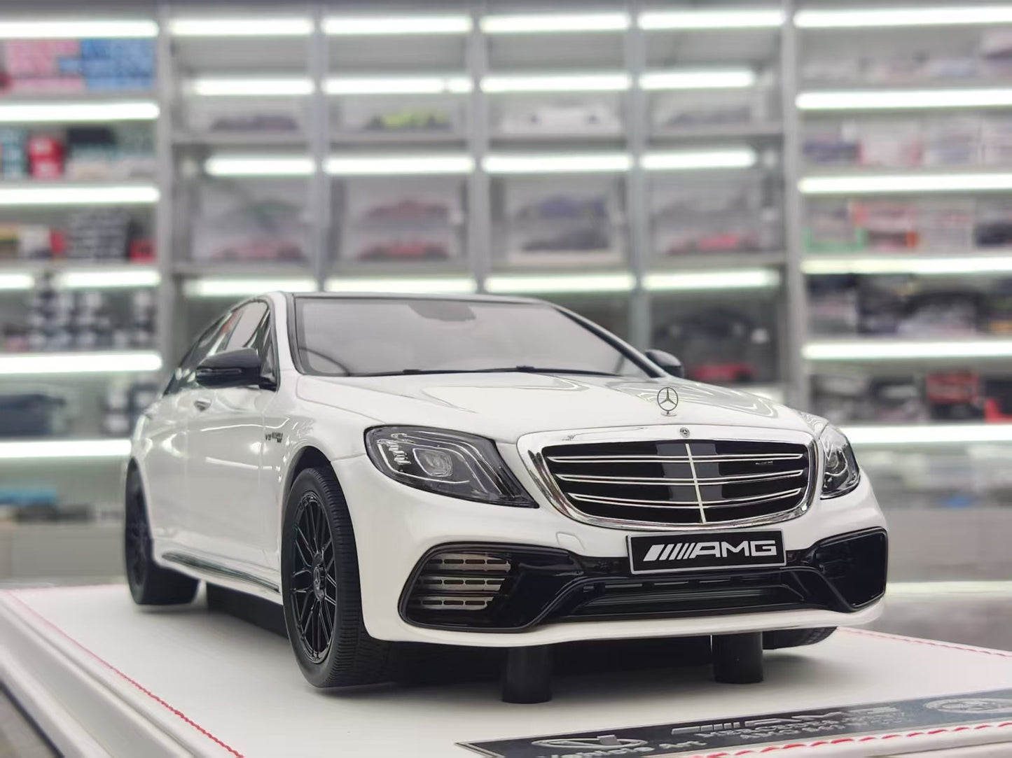 VEHICLE Art 1/18 Mercedes-Benz S63 White Resin Car Model JM-VA001