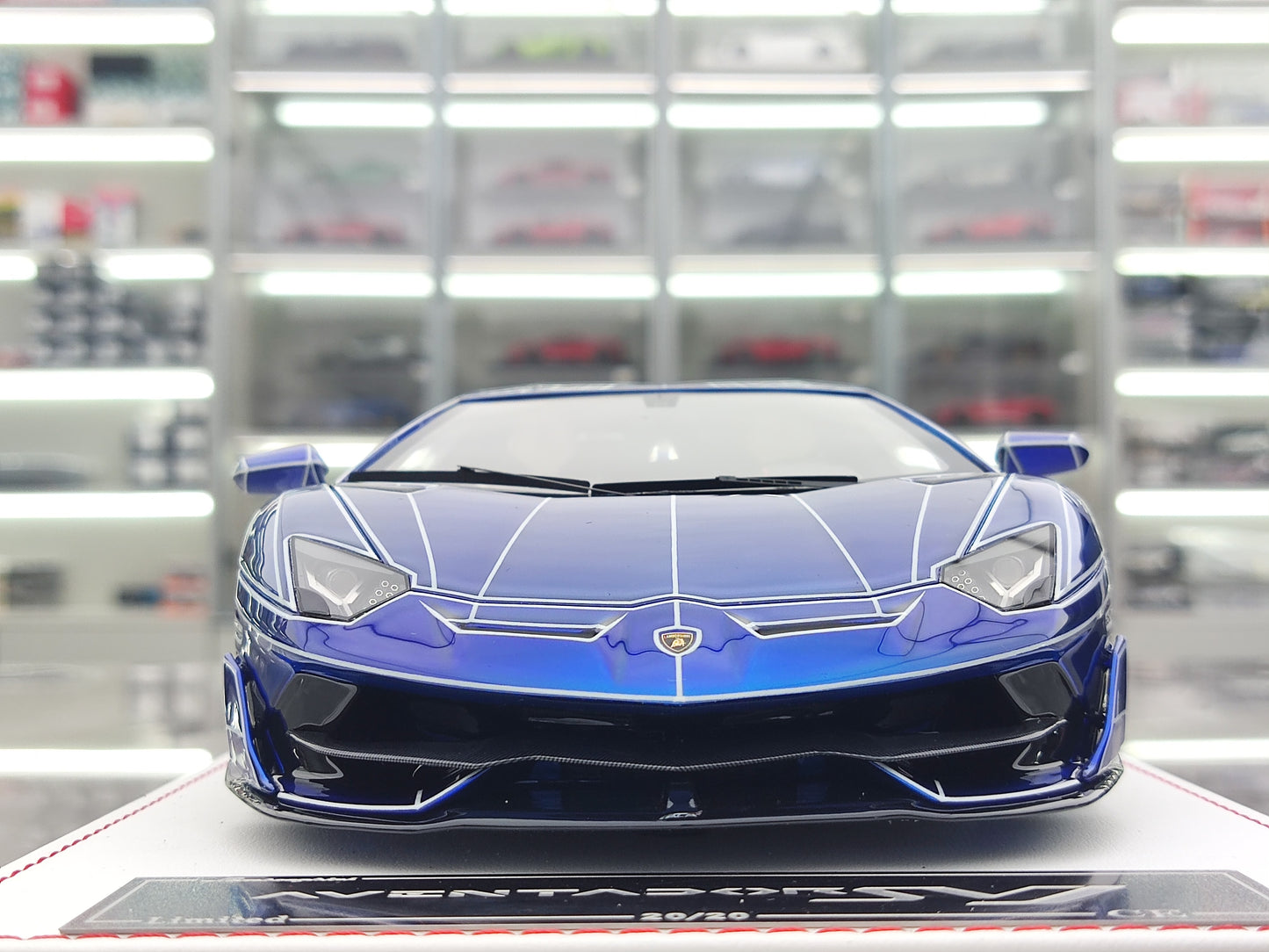 CE 1/18 Lamborghini SVJ Fluorescent Resin Car Model JS-CE004