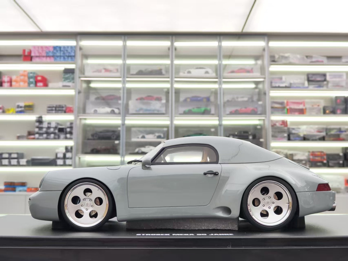 GT SPIRIT 1/18 Porsche Strosek Mega 30 Jaguar Car Model GT924