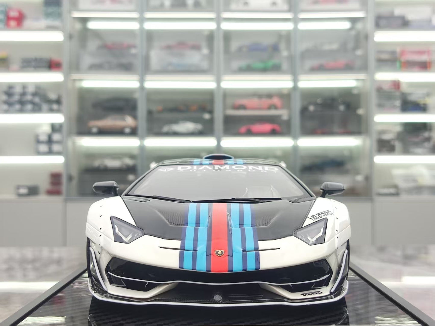 VIP 1/18 Lamborghini LBWK SVJ Martini Car Model VIP175