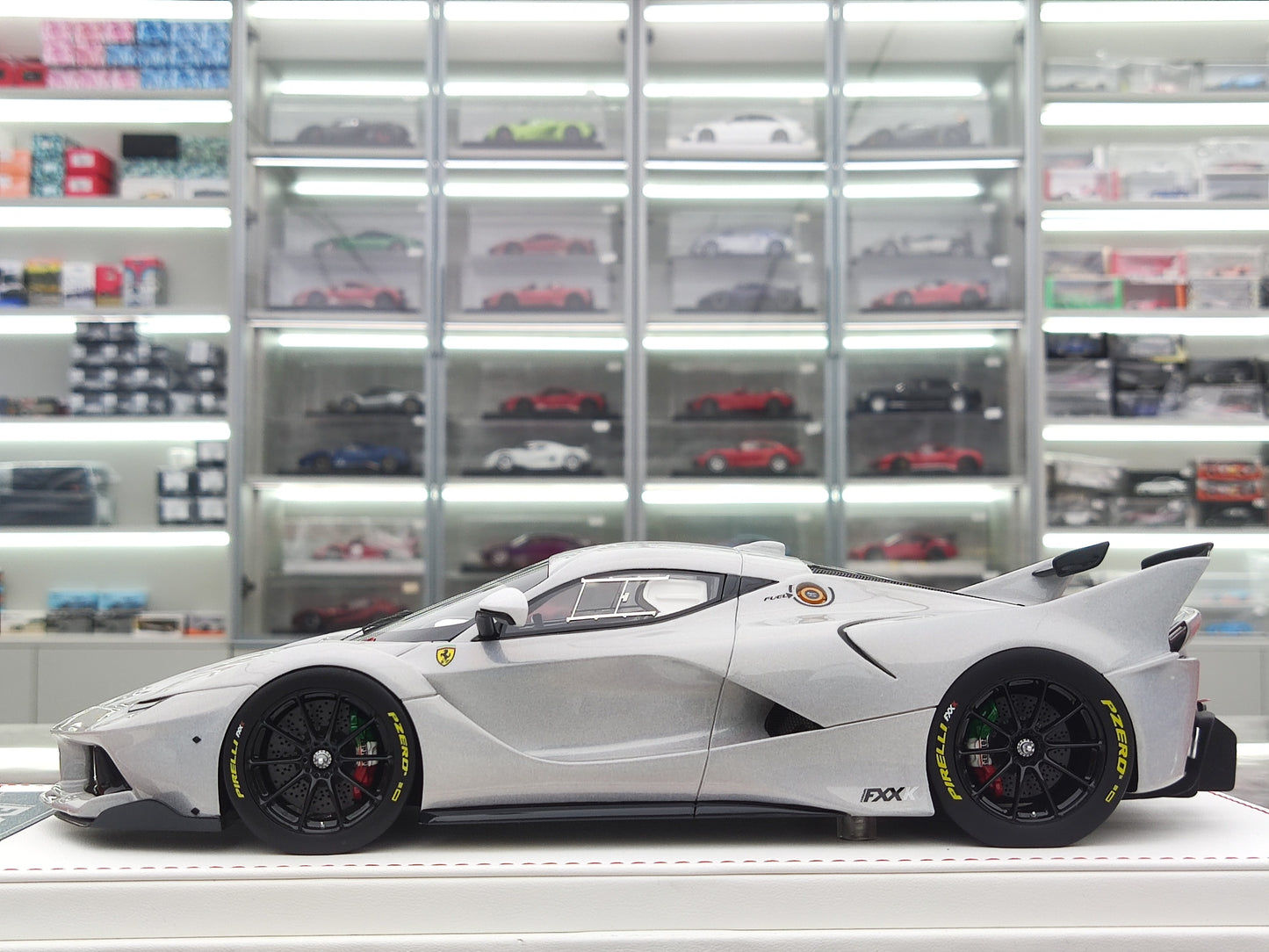 CE 1/18 Ferrari FXXK Iridescent Silver Model Car JS-CE010