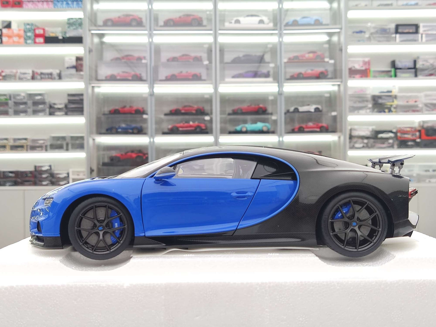 AUTO Art 1/18 Bugatti CHIRON SPORT 2019 Blue Scale Model 70997