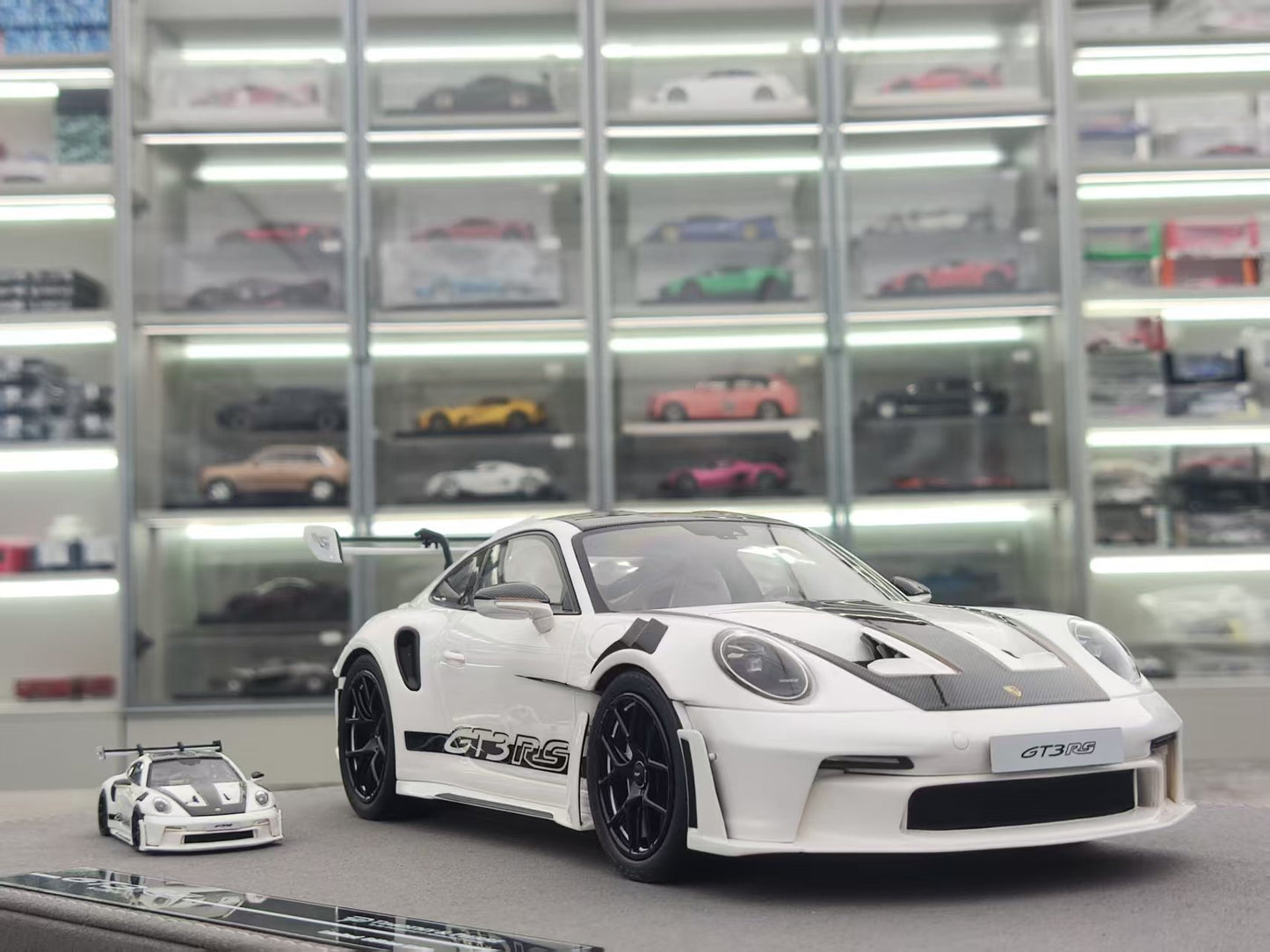 TIMOTHY&PIERRE 1/18 Porsche 911 GT3 RS Sonderwunsch White TP184