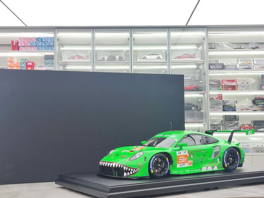 SPARK 1/8 Porsche 911 RSR 19 No.56 PROJECT 1-AO Le Mans 24H 2023 Green Dinosaur Livery 08G046
