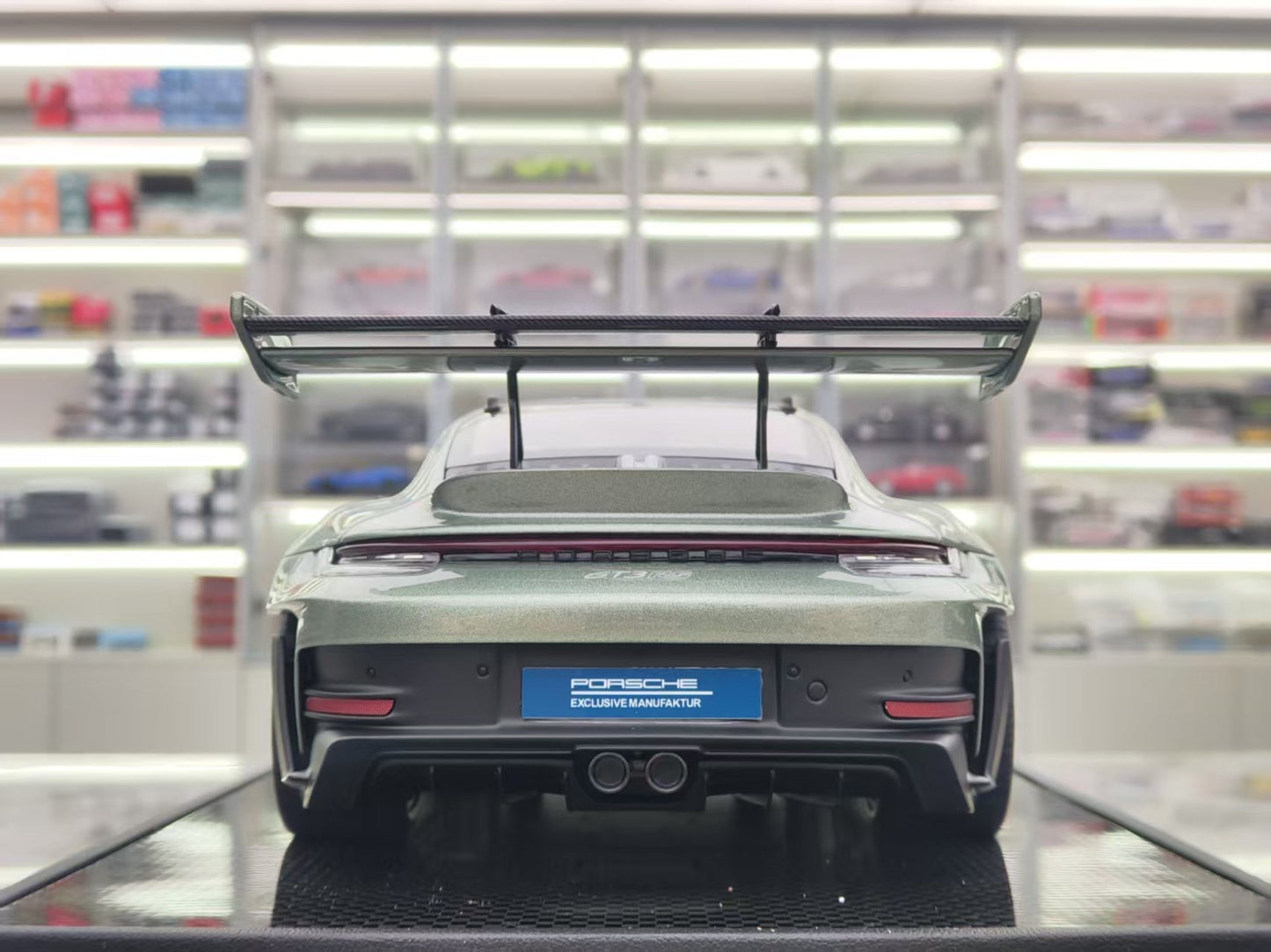 TIMOTHY&PIERRE 1/18 Porsche 992 GT3RS City Bamboo Green Simulation Car Model TP180
