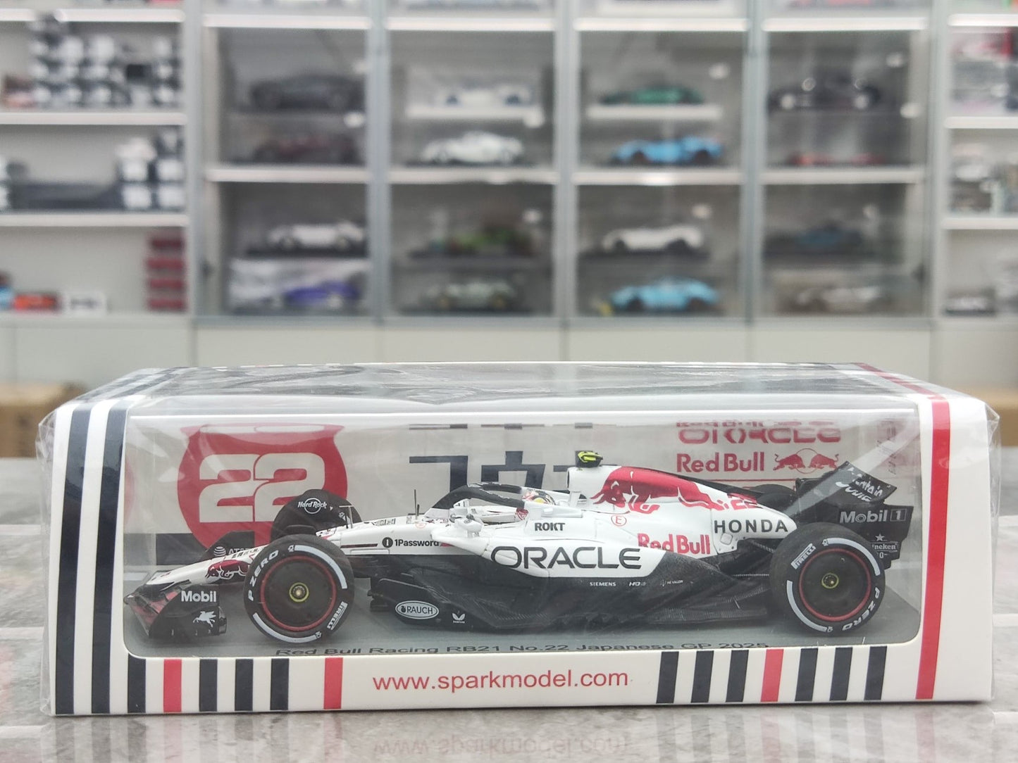 Spark 1/43 Oracle Red Bull F1 RB21 2025 Japan Grand Prix No. 22 Yuki Tsunoda, white S9595
