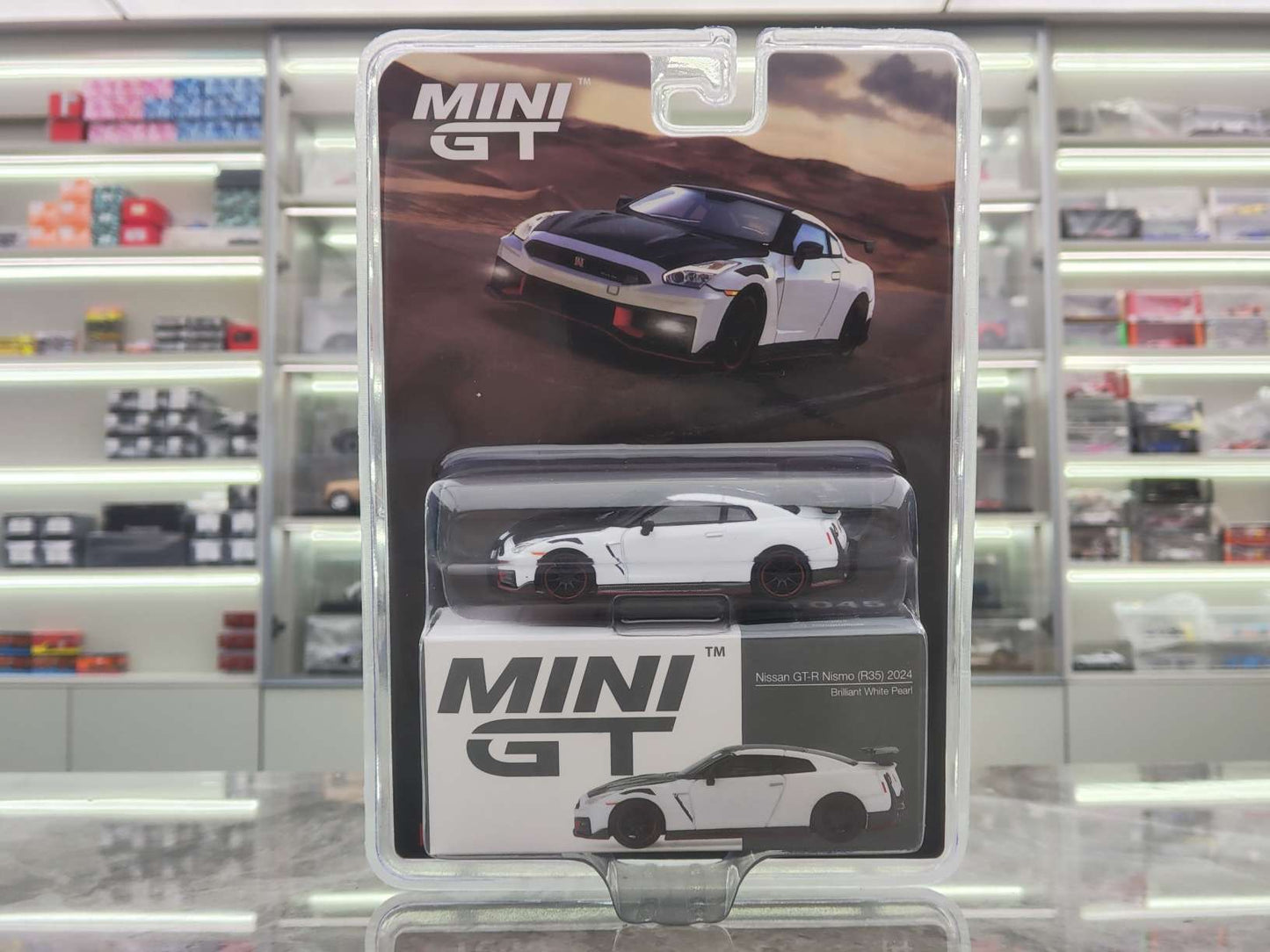 MINIGT 1/64 Nissan GT-R Nismo 2024 Brilliant Pearl White MGT01045-BL