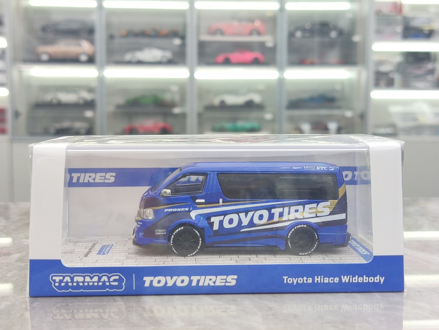 TARmac Works 1/64 Toyota Hiace Widebody toyo tires blue T64-038-TOYO