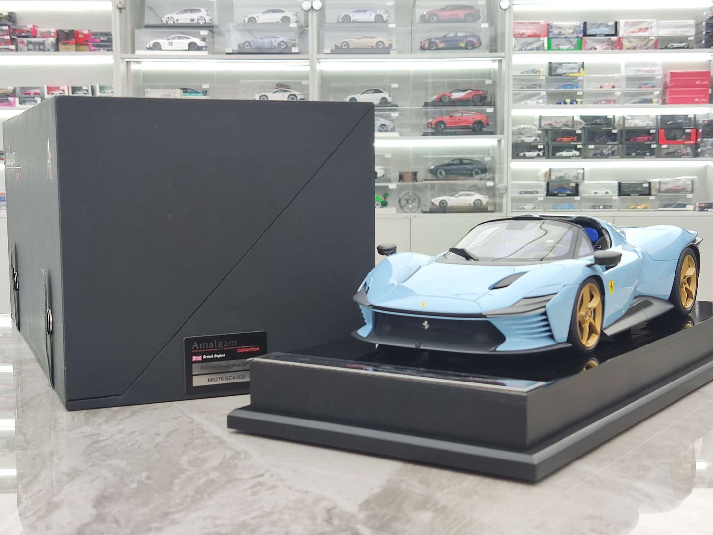 Amalgam 1/18 Ferrari Daytona SP3 Light Blue AMA051