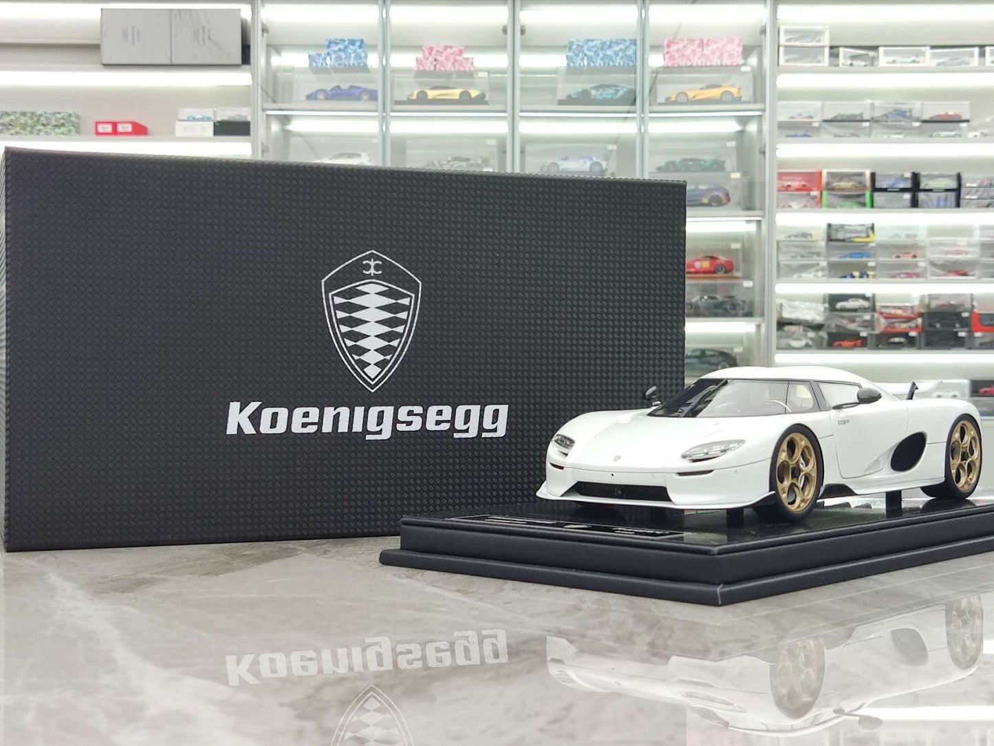 FRONTIART 1/18 Koenigsegg CC850 White FA136