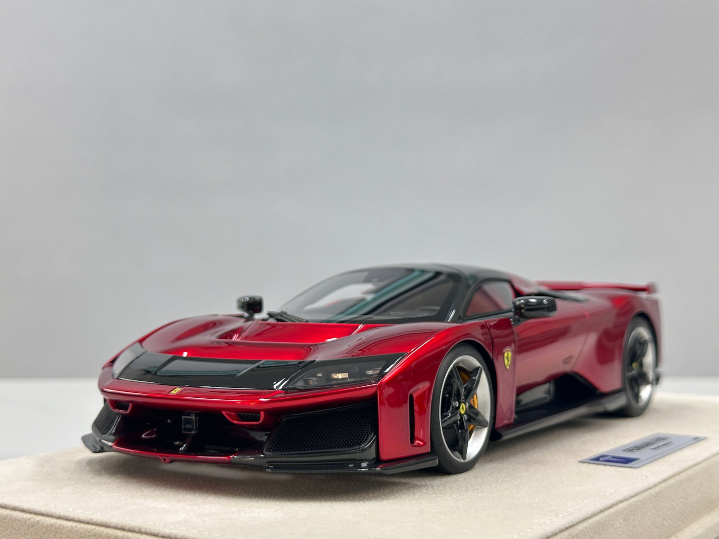 HERMES COLLECTION 1/18 Ferrari F80 – Metallic Red (HC019)