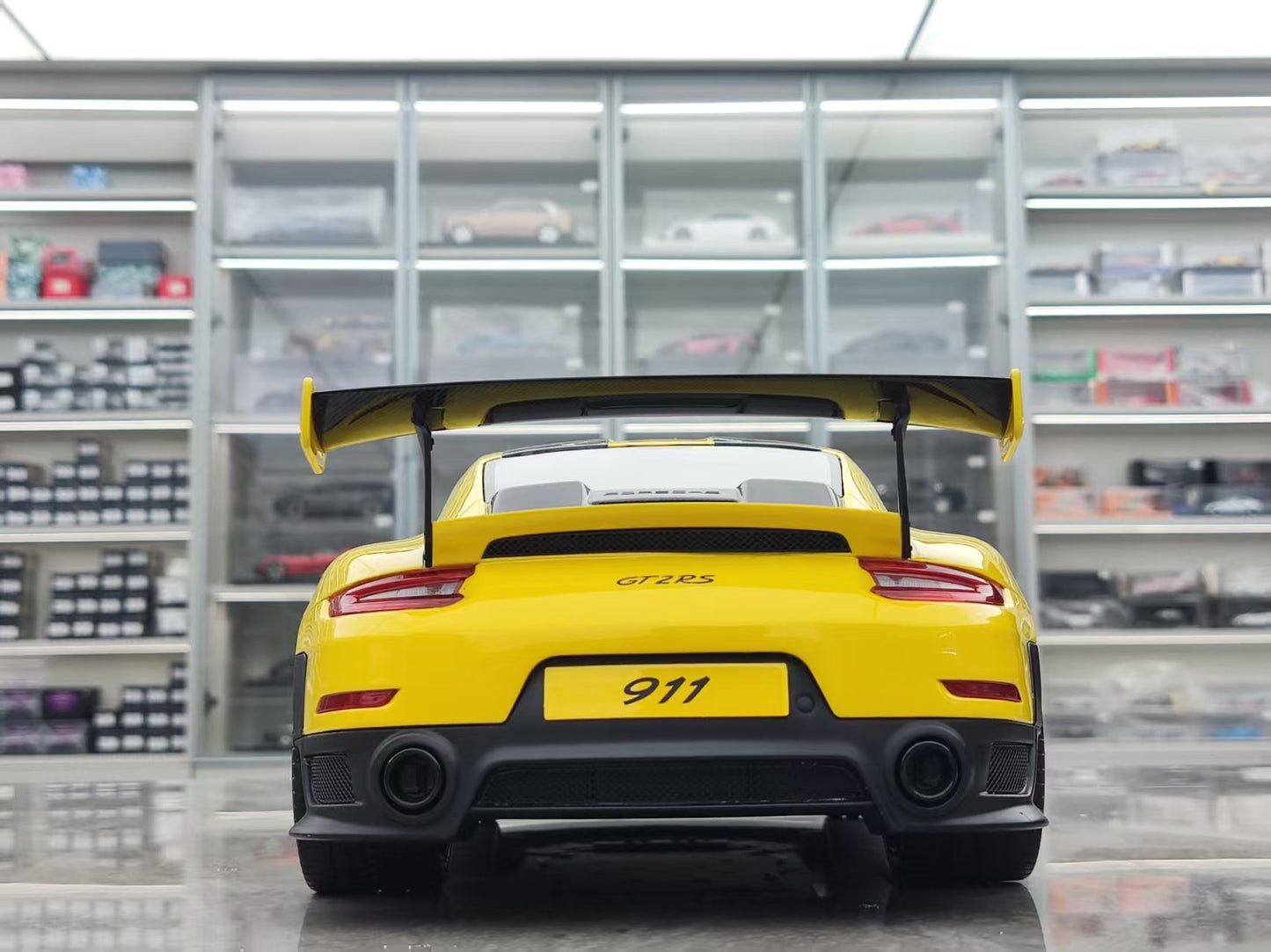 GT Spirit 1/12 Porsche 911 [991.2] GT2 RS WP Yellow GT535