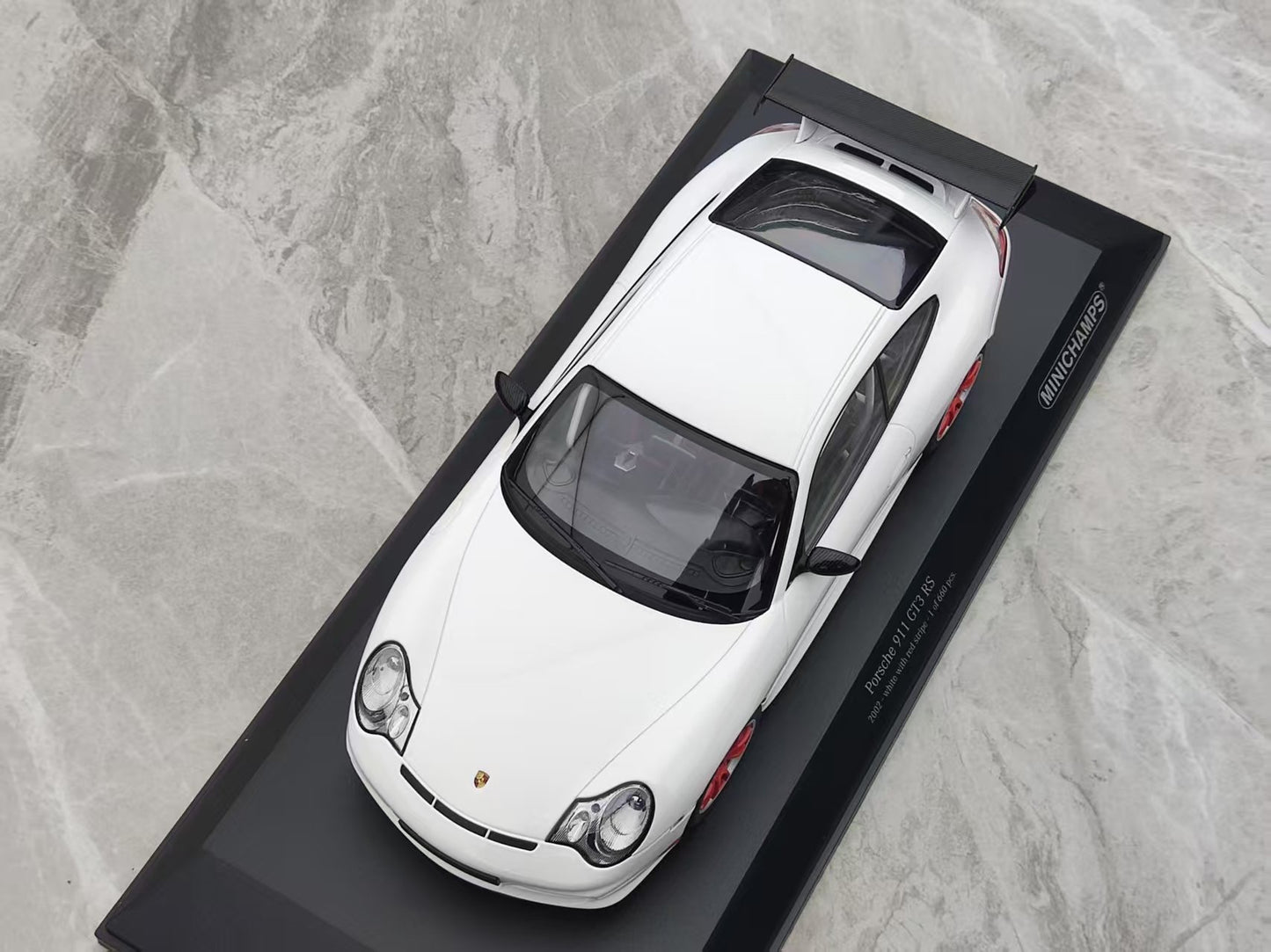 MINICHAMPS 1/18 Porsche 911 GT3 RS - 2002 White with Red Stripes 155062020