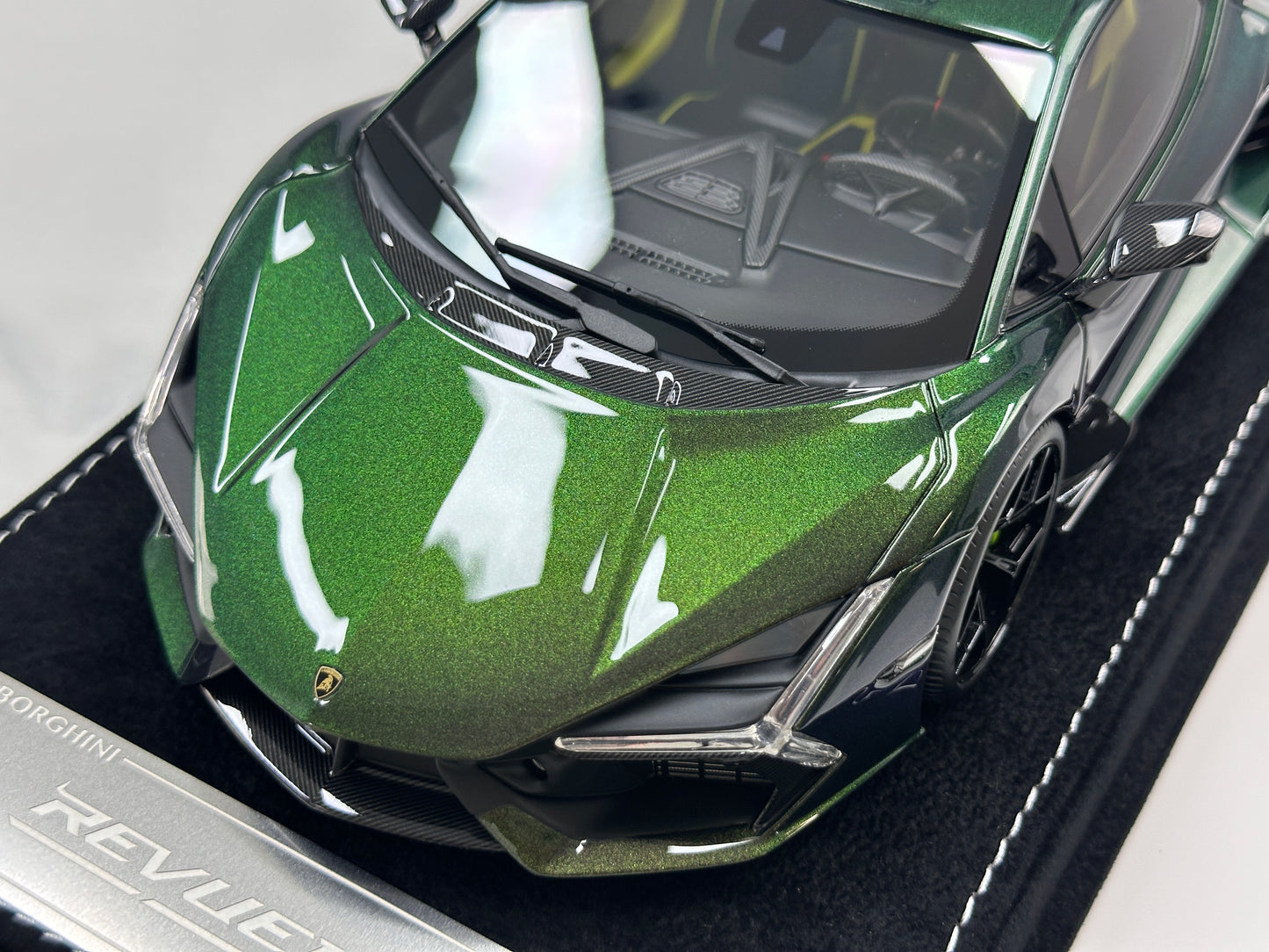 HH Model 1/18 Lamborghini Revuelto Green/Purple Chameleon HH621