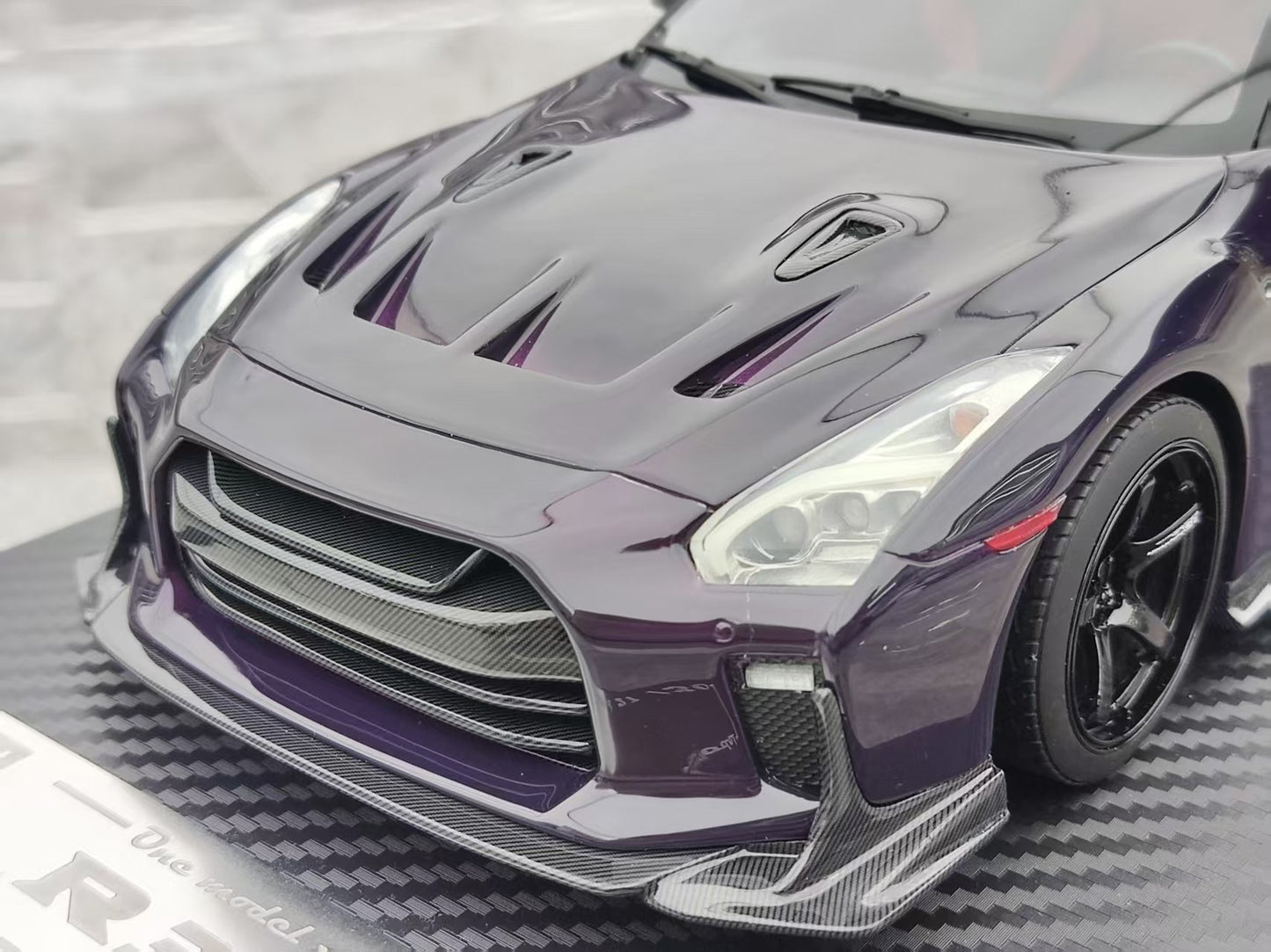 ONE MODEL 1/18 Nissan GTR R35 Midnight Purple ON064