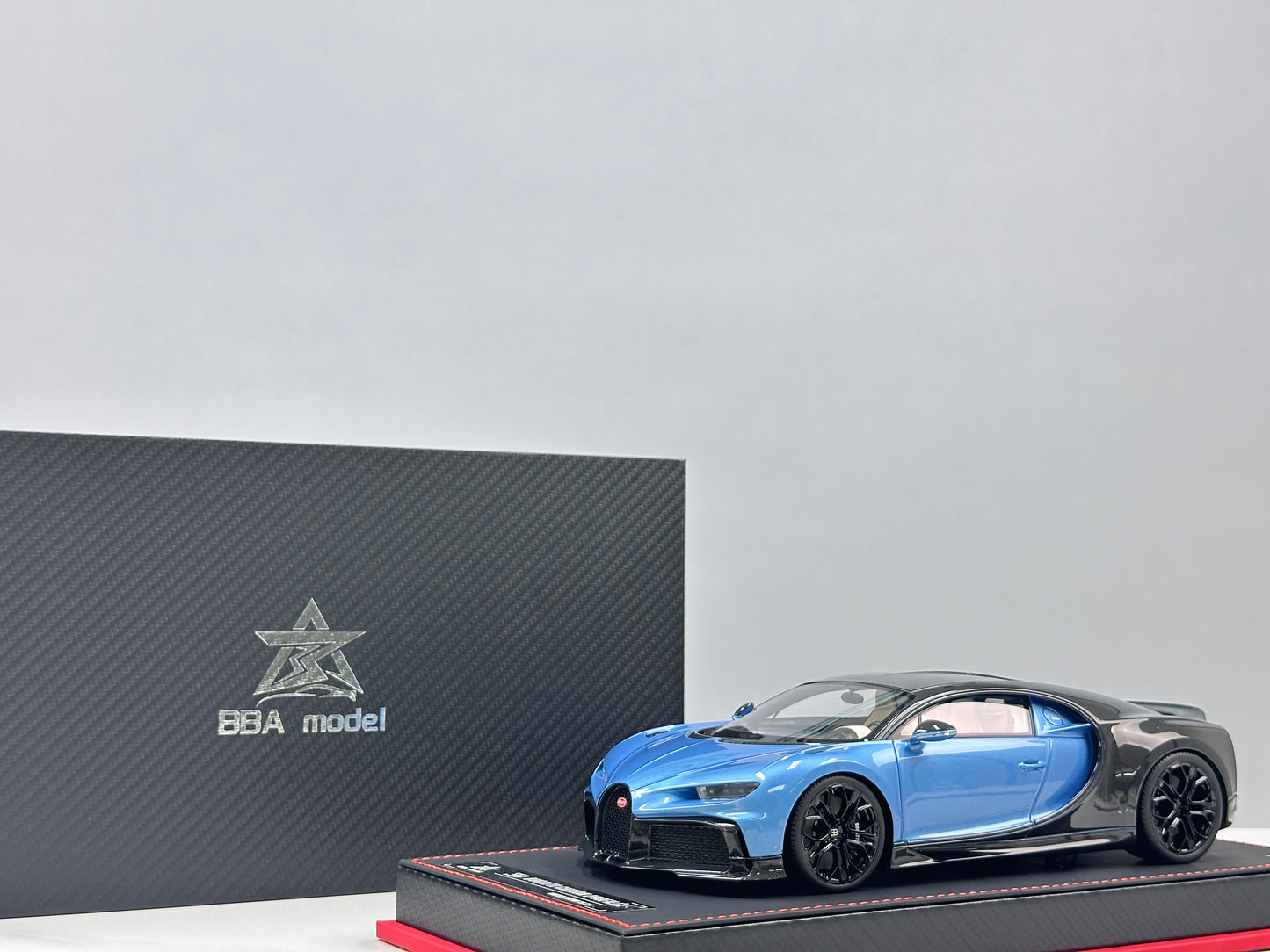 BBA MODEL 1/18 Bugatti Chiron Profilée – Ice Blue (BBA071)