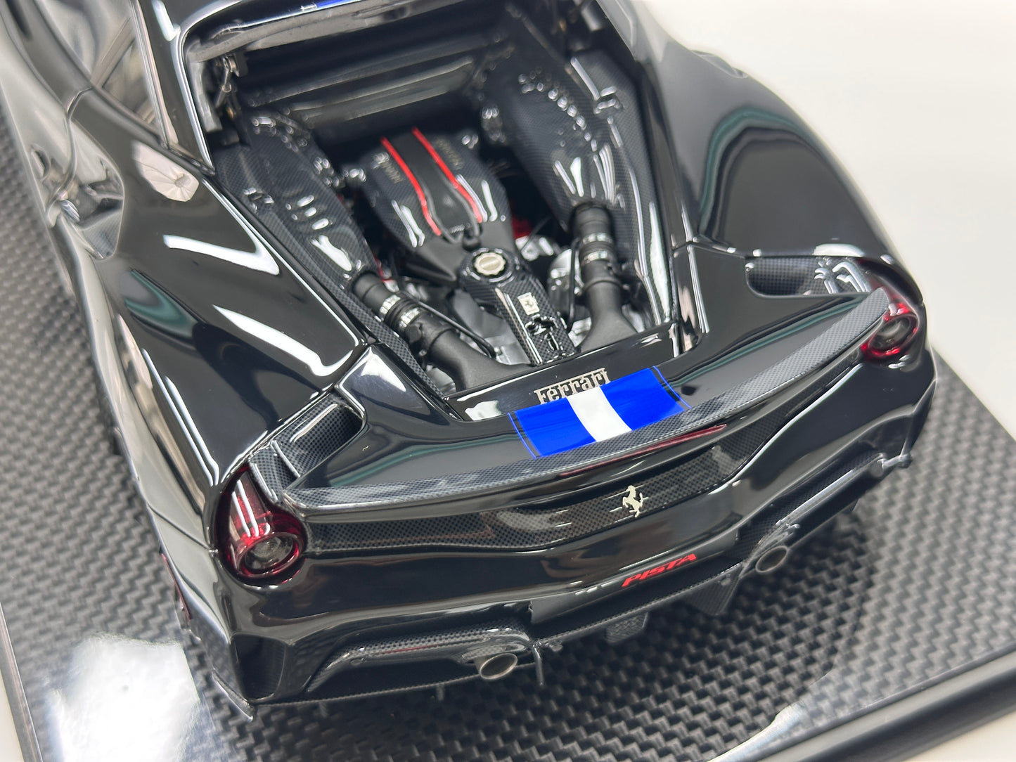 DM Pro 1:18 Ferrari 488P – Black Base, Style F – Black – Fully Opening Resin Model (DGP006B)
