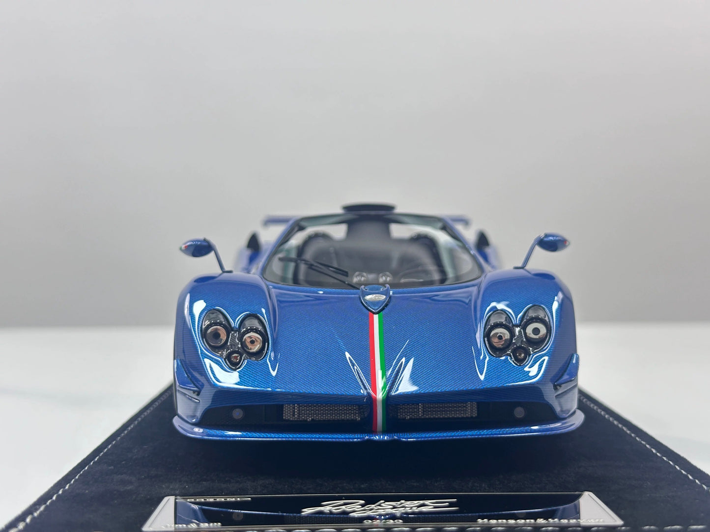 HH Model 1/18 Pagani Zonda Cinque Roadster Blue Full Carbon HH614