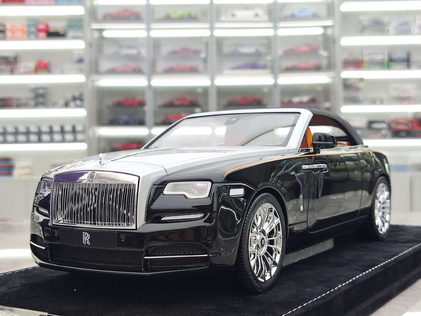 HH Model 1/18 Rolls-Royce Dawn Diamond Black/Titanium Silver HH424