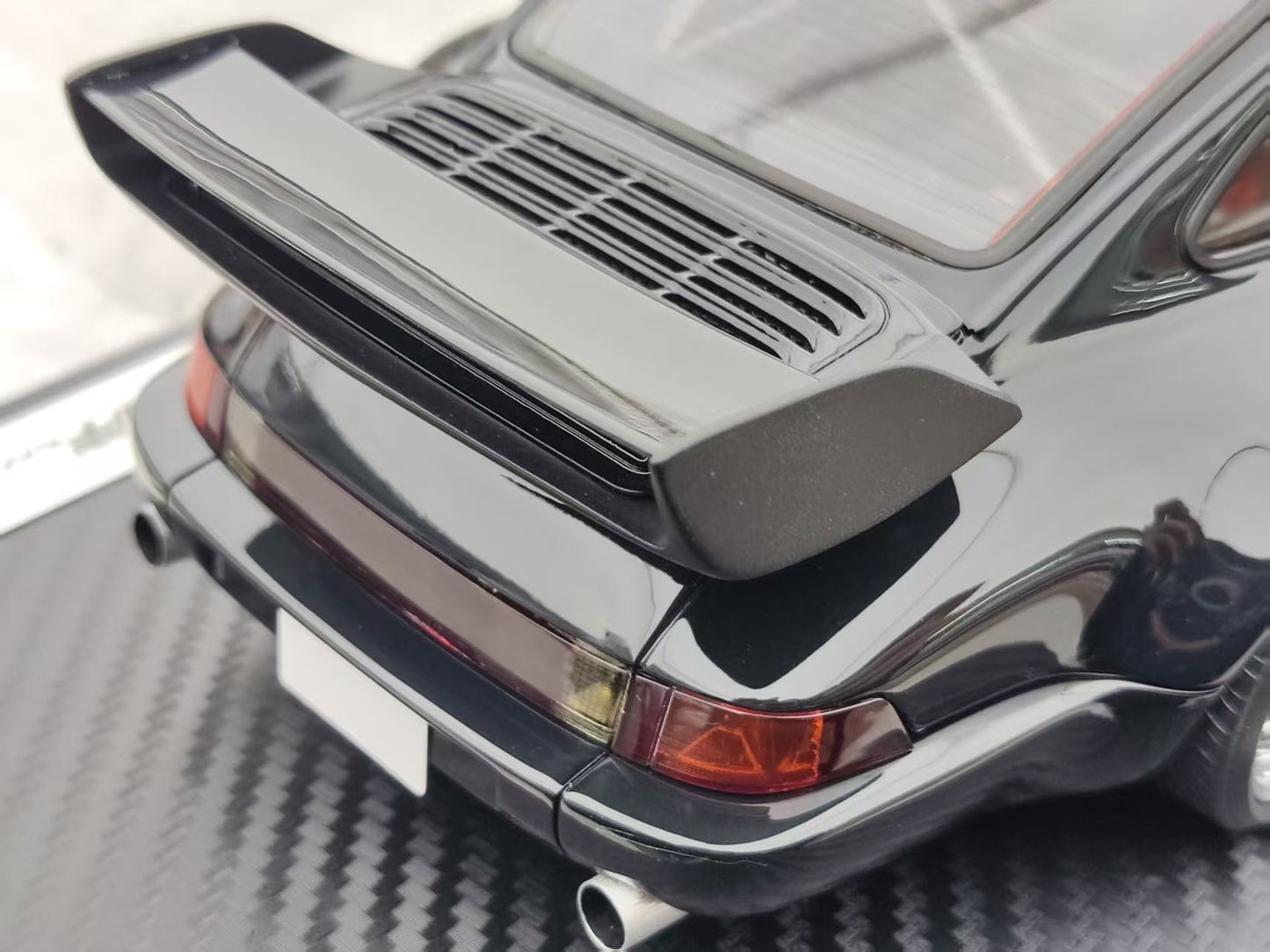 Ignition Model 1/18 Porsche Blackbird (964) Black IG3594