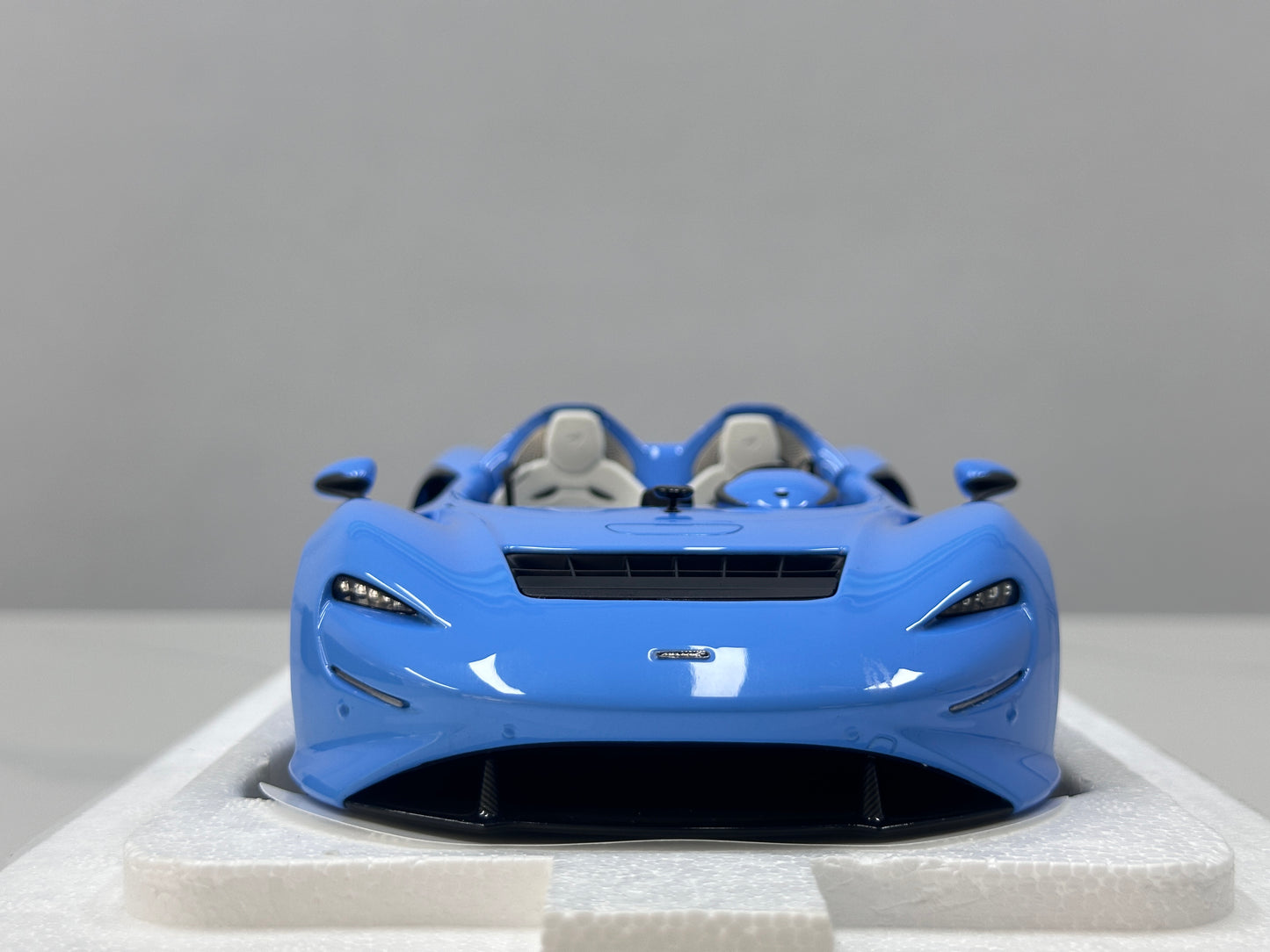 LCD 1/18 McLaren Elva Diecast Model – Sky Blue (LCD18015-BU)