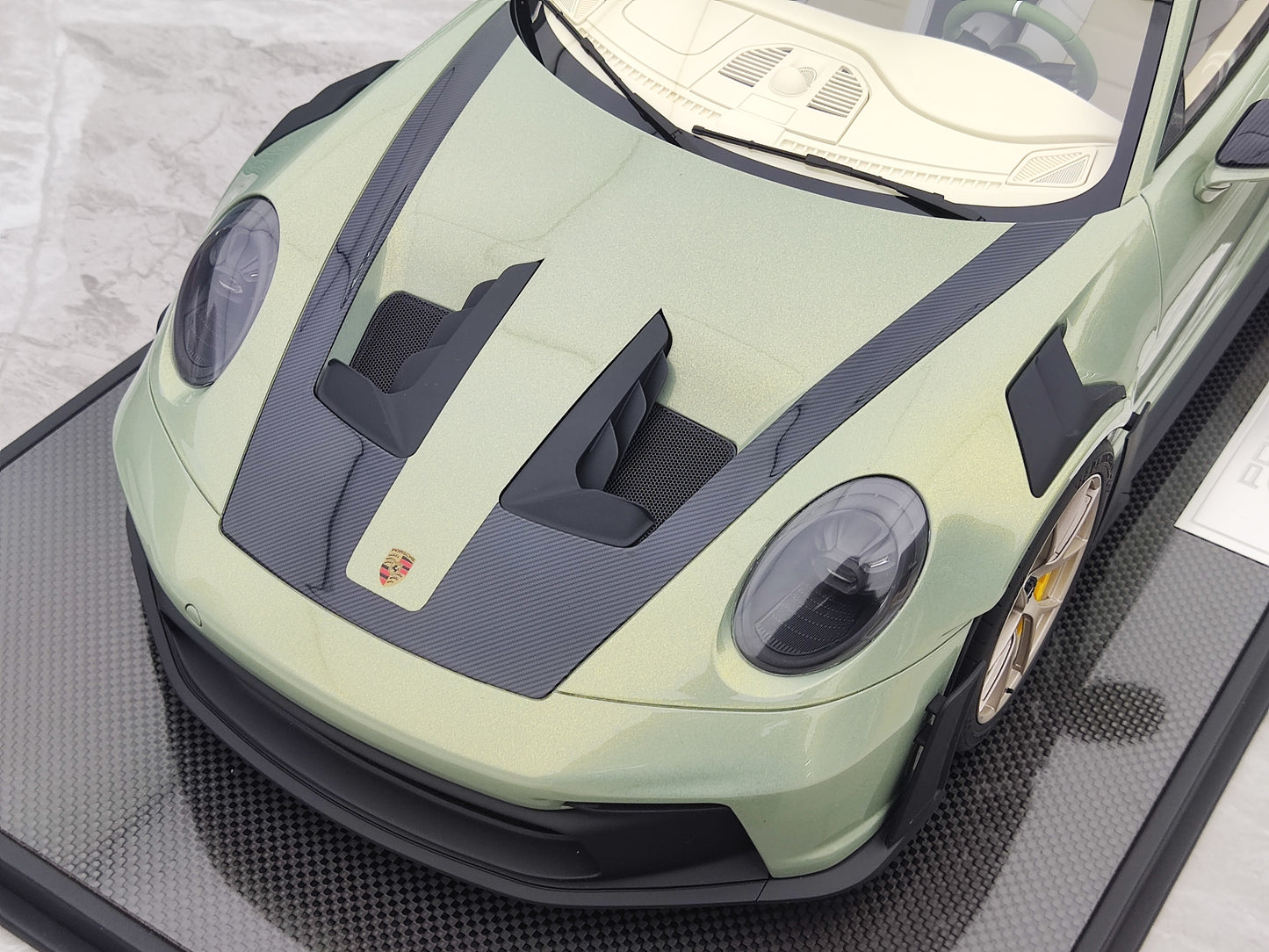 Dino Model 1/8 Porsche 992 GT3RS PR555P