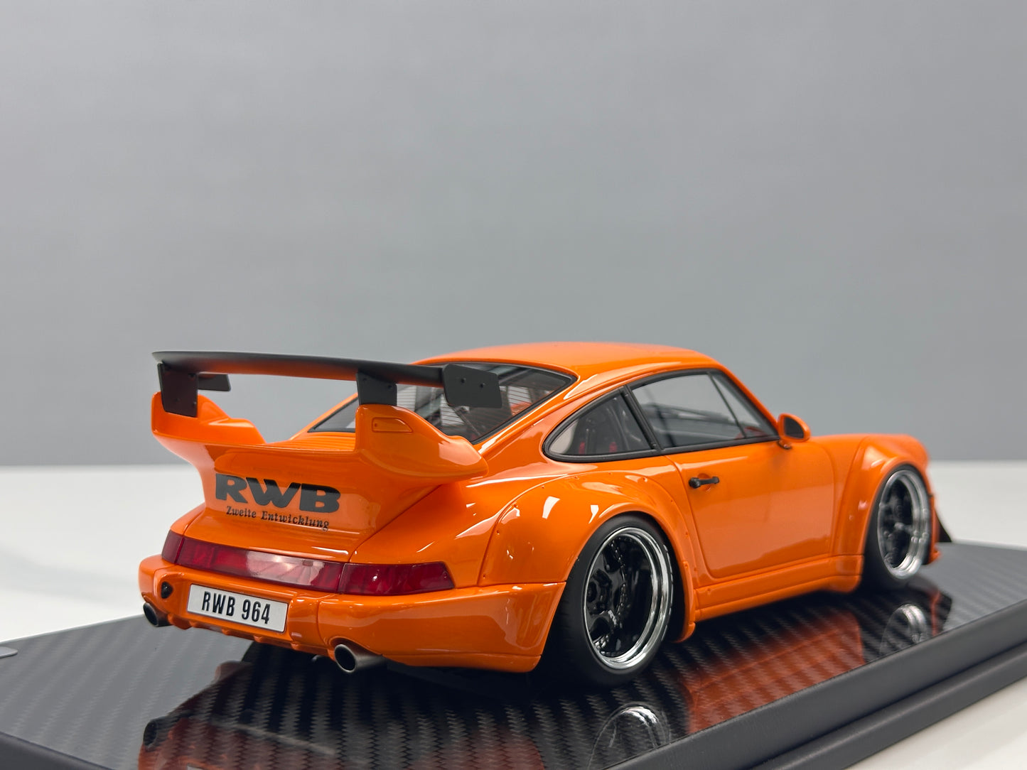 TGM Model 1/18 Porsche RWB 964 (Orange) TGM009