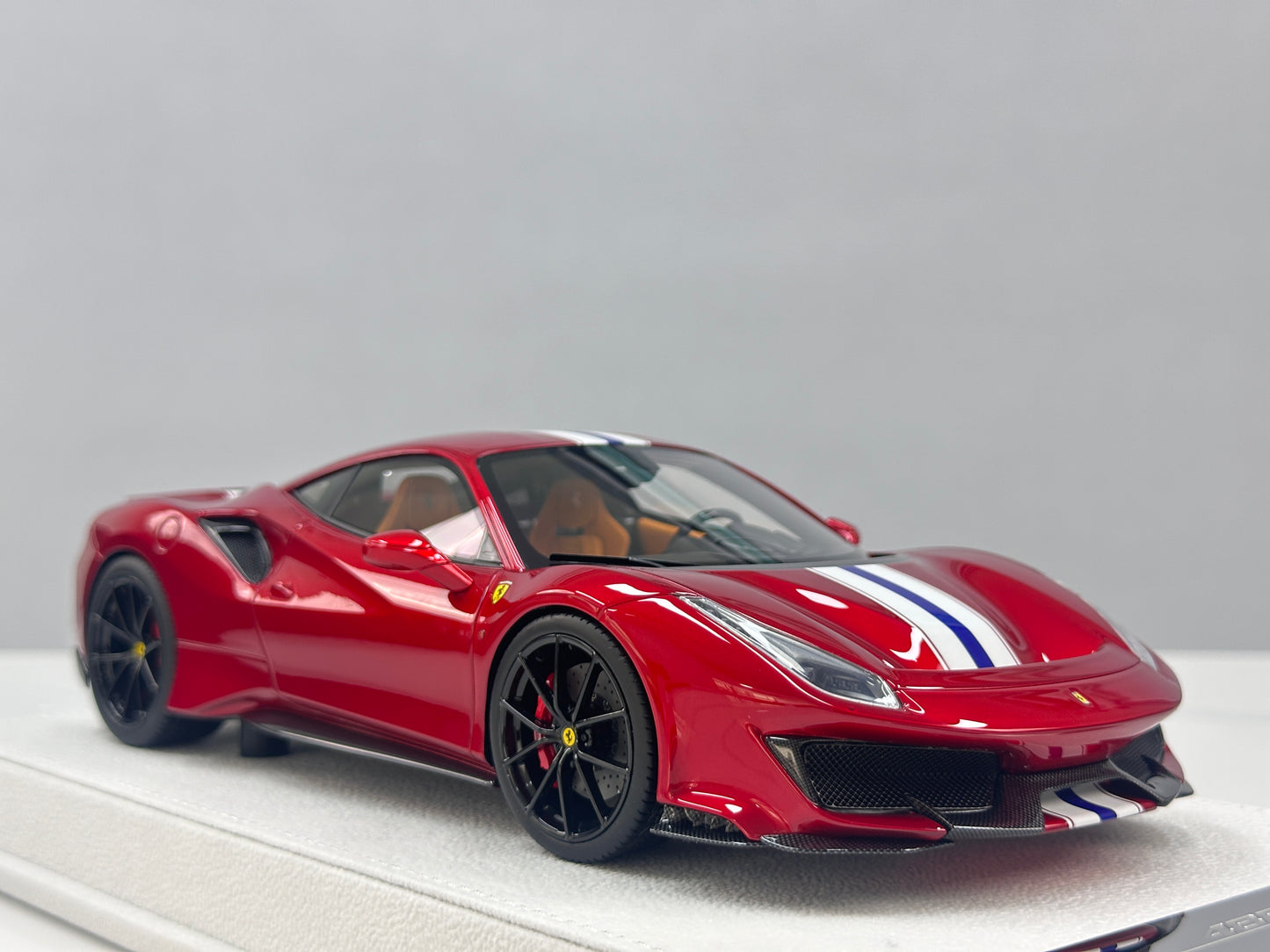 BBA Modelo 1/18 Ferrari 488 Pista Rojo BBA091