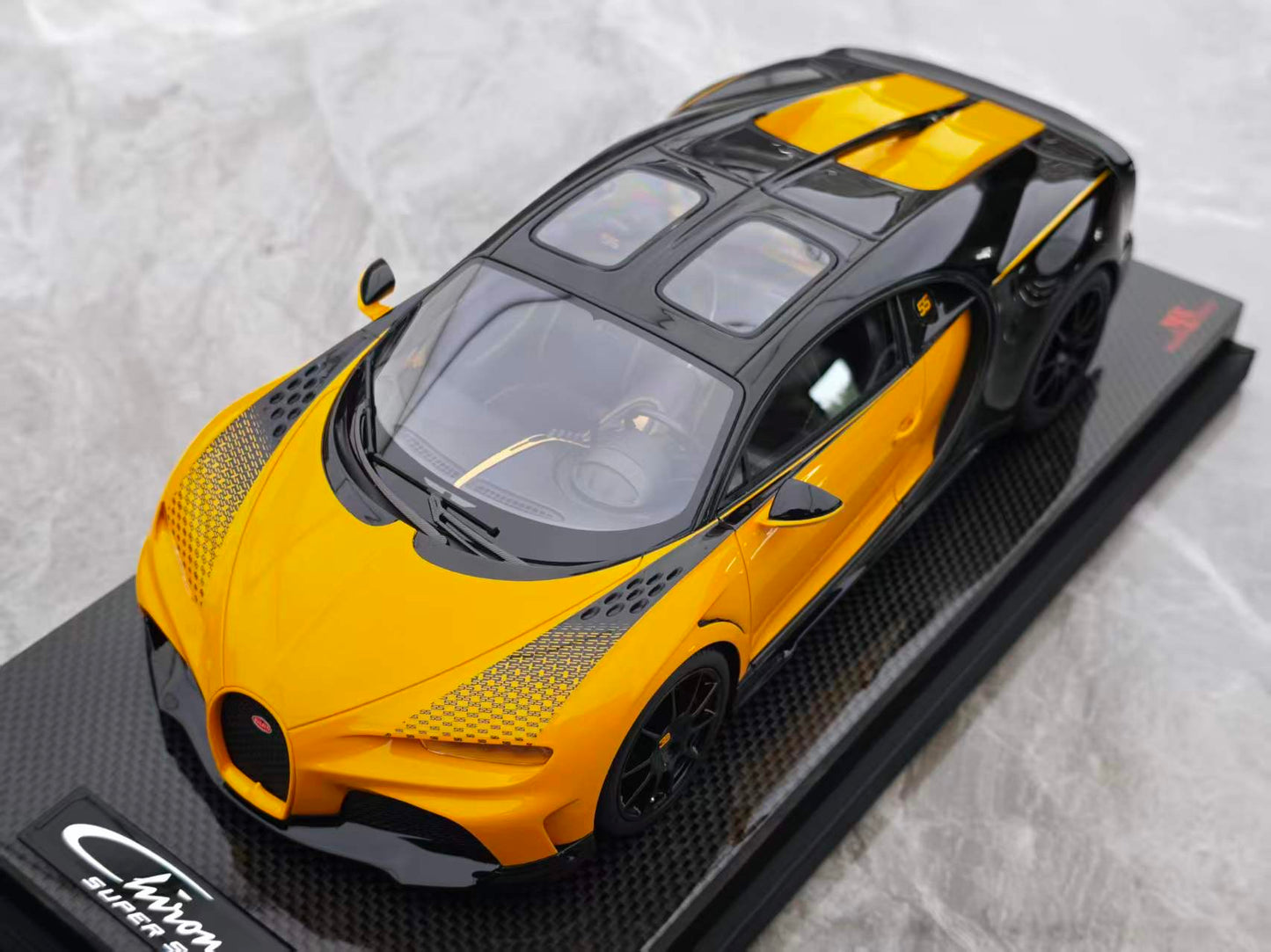 MR 1/18 Bugatti Chiron Super Sport, Yellow, BUG012G