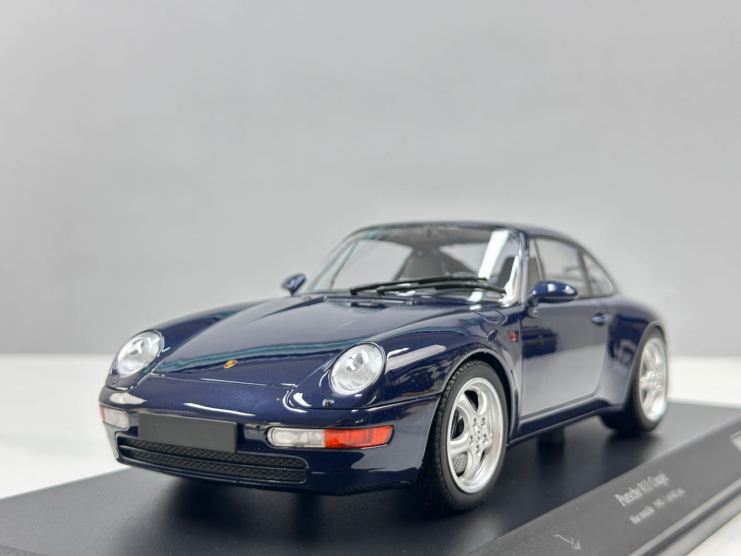 MINICHAMPS 1/18 Porsche 911 (993) 1993 Metallic Blue 155061100