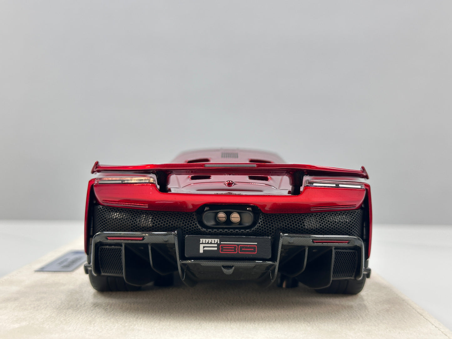 HERMES COLLECTION 1/18 Ferrari F80 – Metallic Red (HC019)