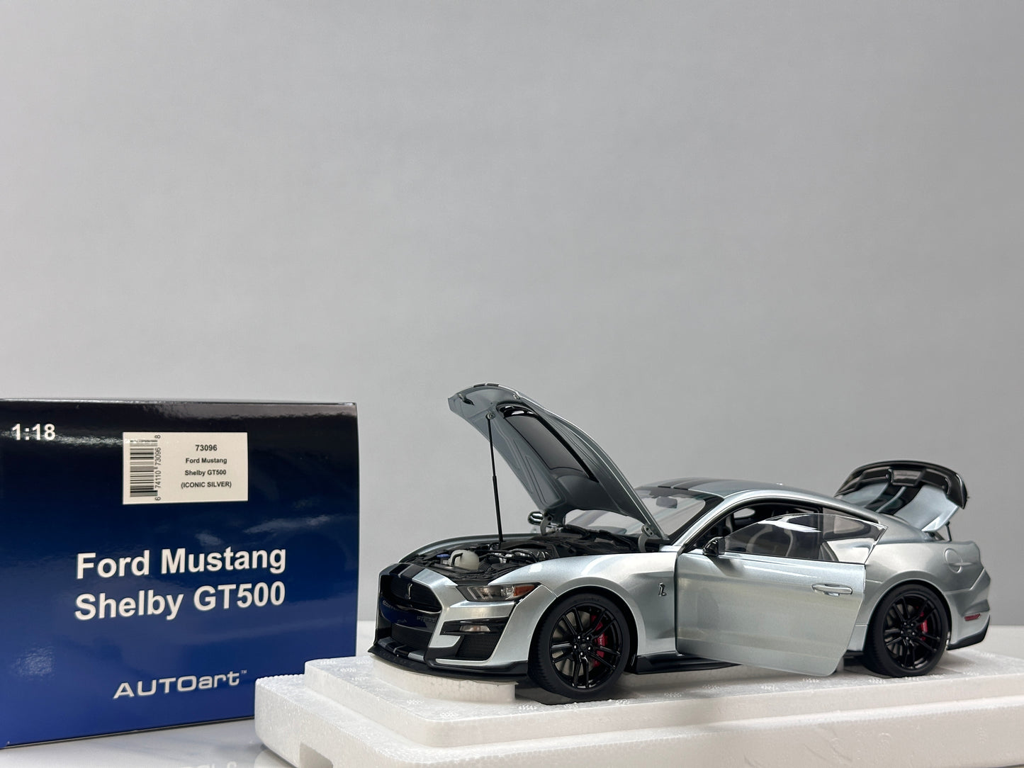AUTOart 1/18 Ford Mustang Shelby GT500 Silver 73096