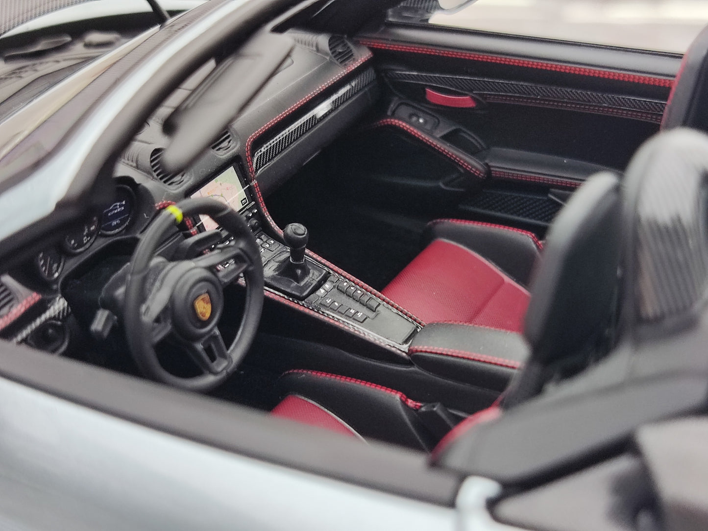 MINICHAMPS 1/18 Porsche 718 SPYDER RS 2024 Glacier Silver Alloy Model 113063133