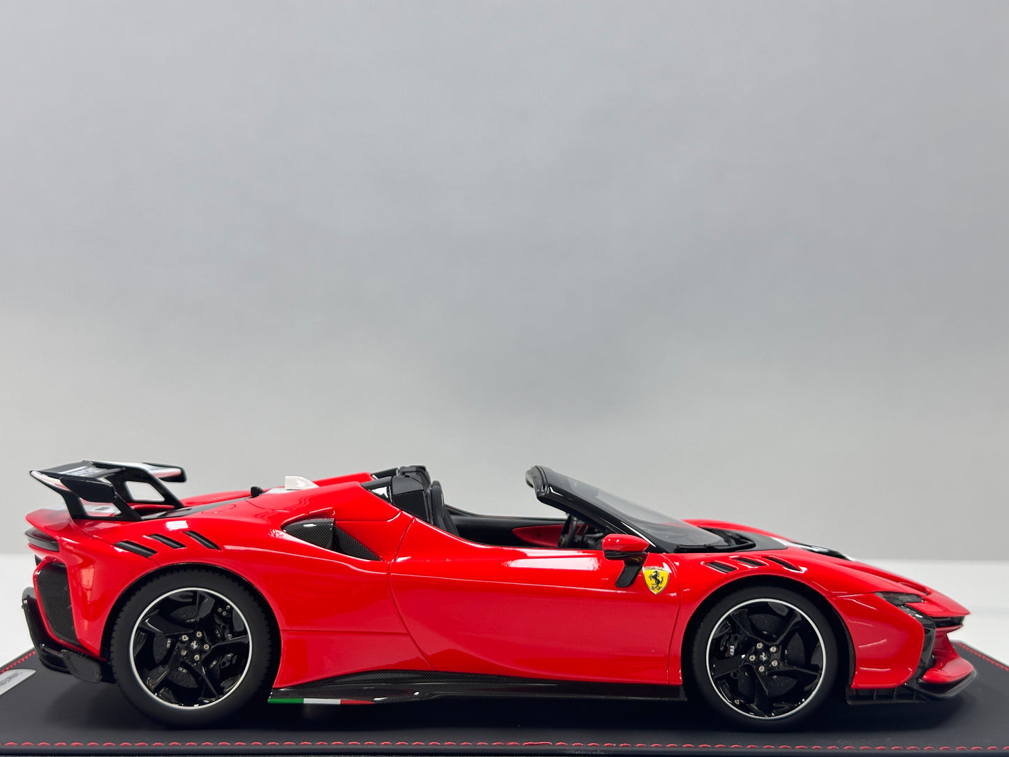 BBR 1/18 Ferrari SF90 XX Spider Red/White Livery P18238Q