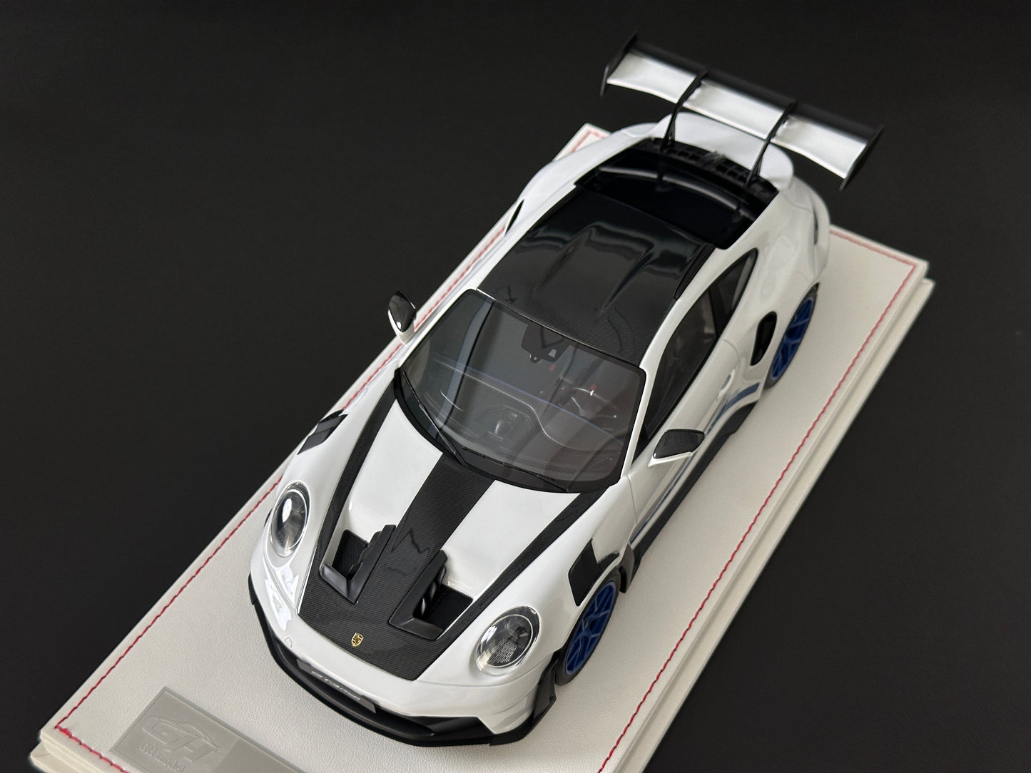 GH MODEL 1/18 Porsche 992 GT3RS Sky Grey GH015