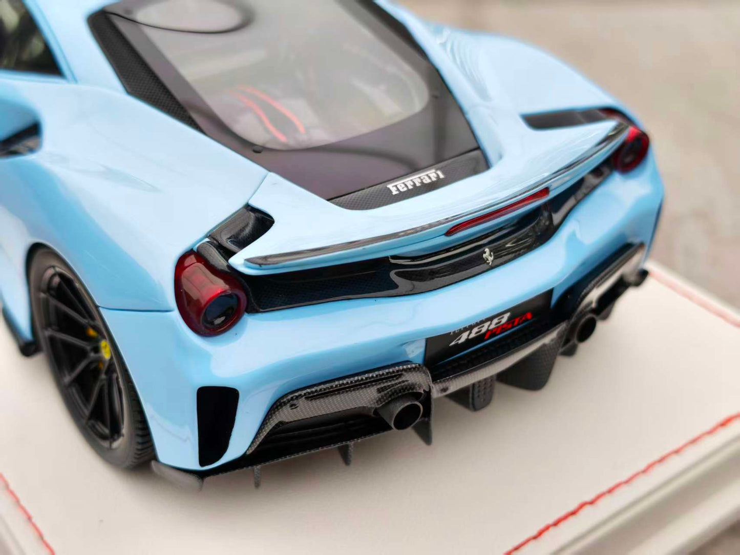 GH Model 1/18 Ferrari Novitec 488pista, Prata Blue GH007