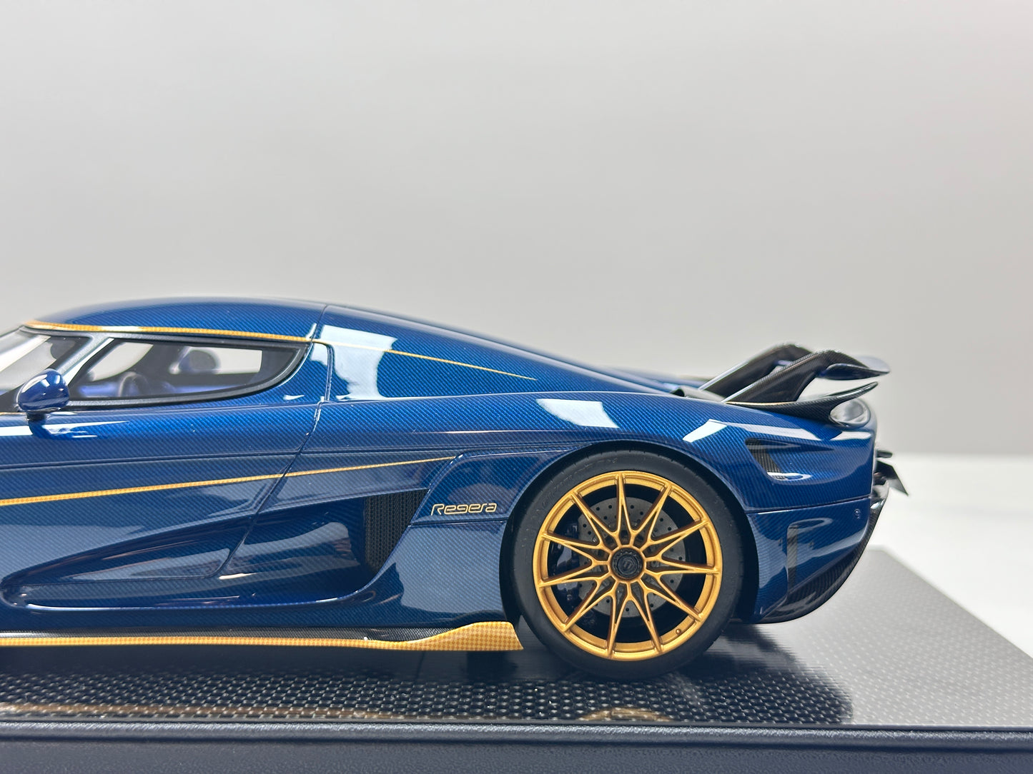 FRONTIART 1/18 Koenigsegg Regera Blue Carbon FA191
